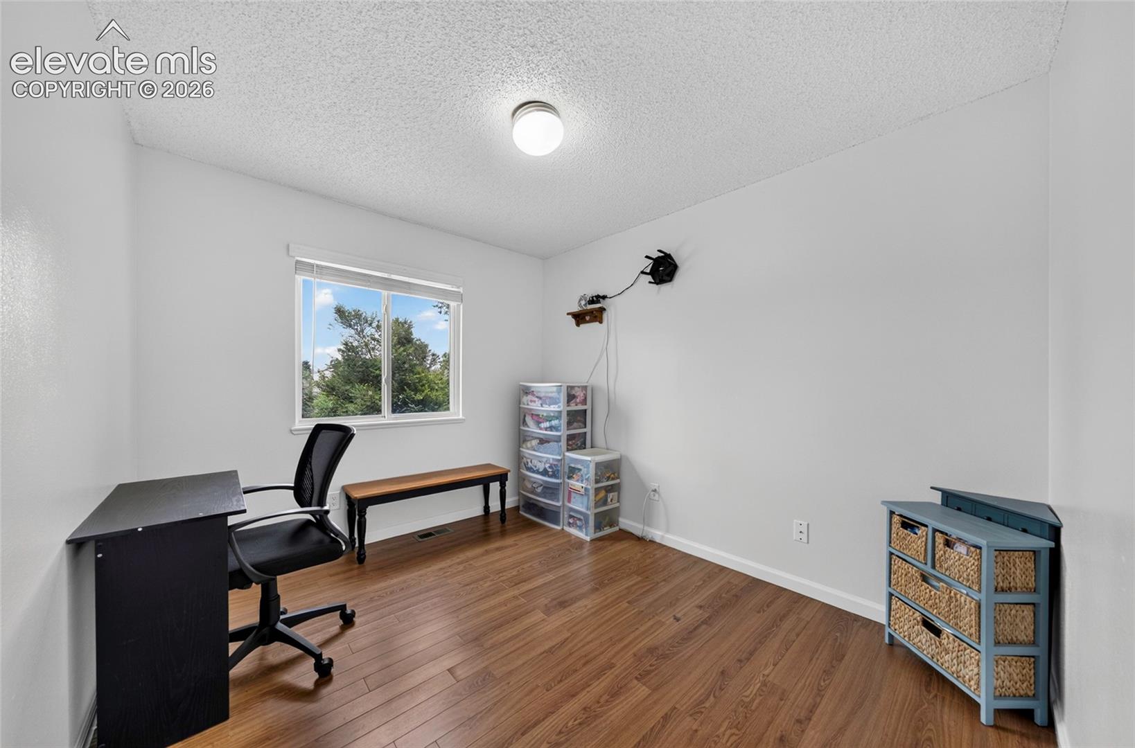 Listing photo 18 for 924 White Stone Way