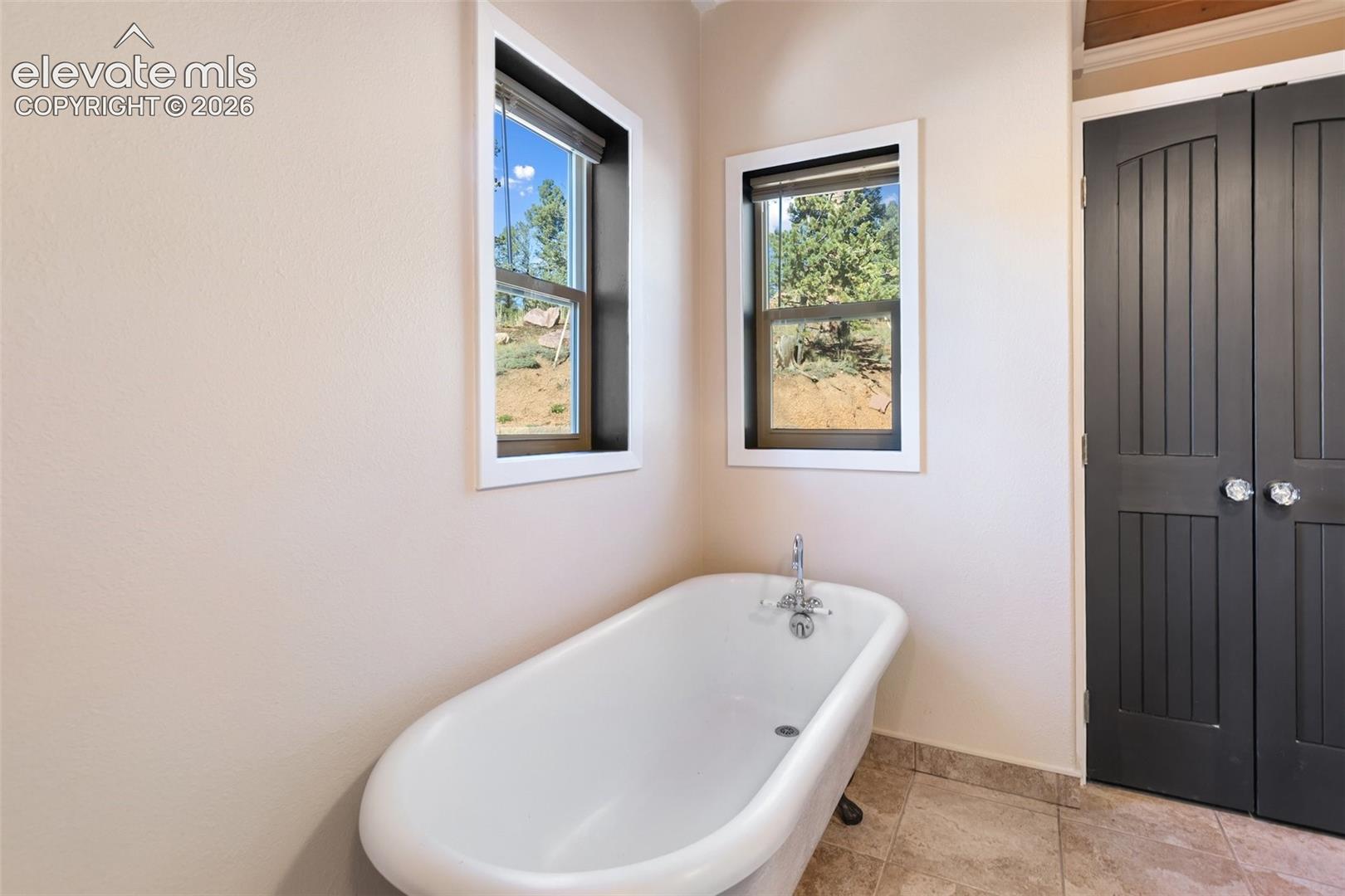 Listing photo 15 for 396 Mohawk Heights