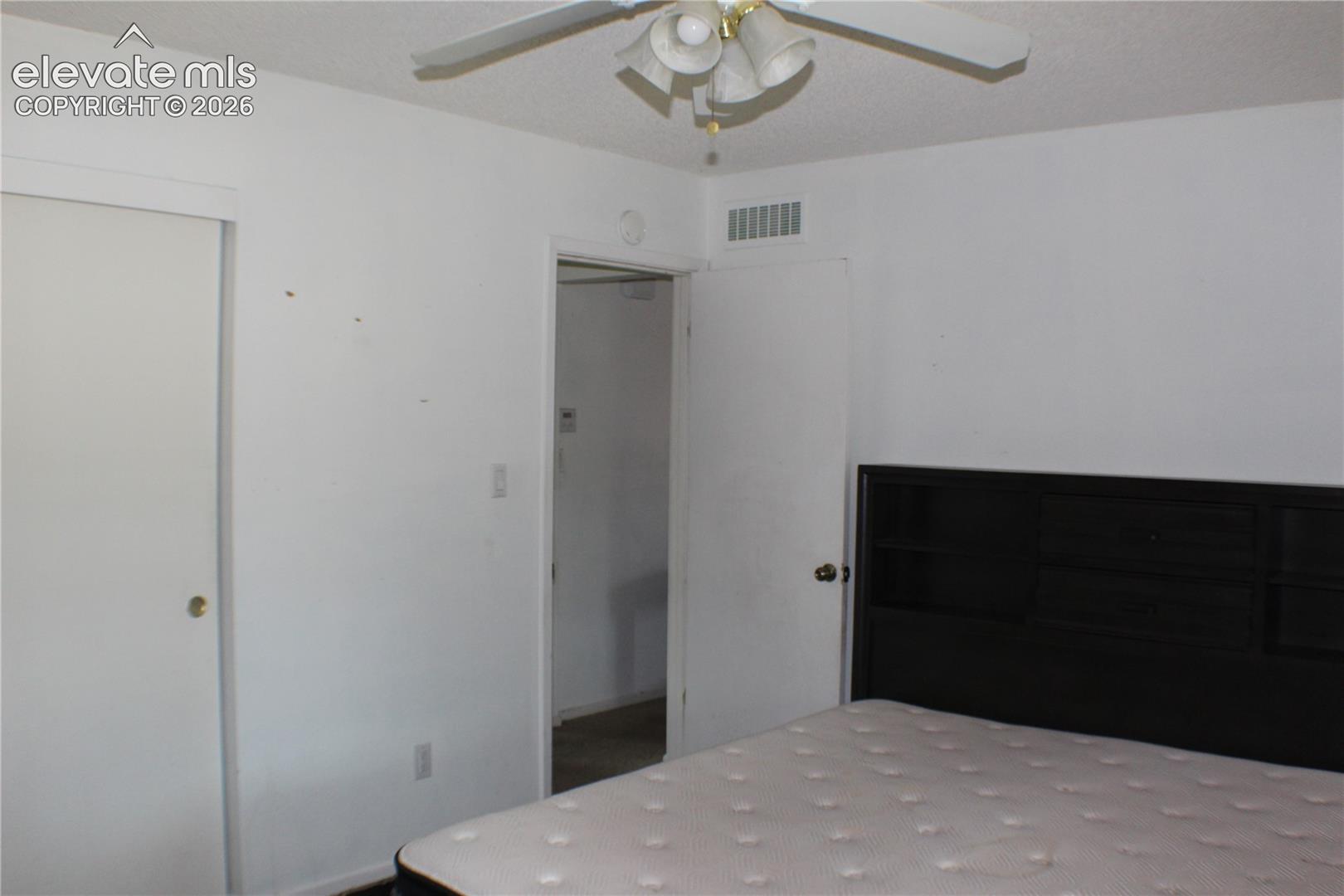 Listing photo 9 for 321 W Birdie Drive