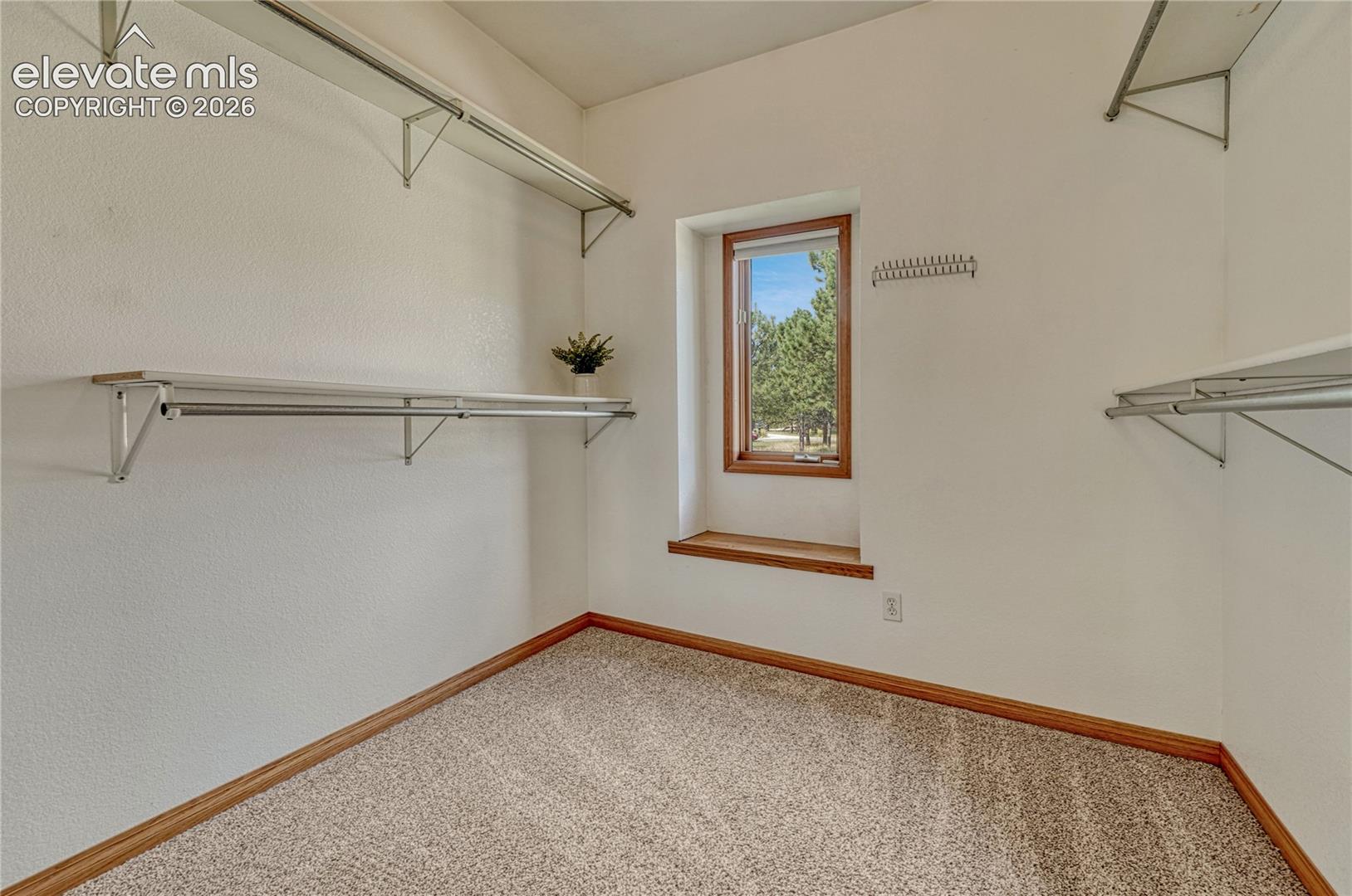 Listing photo 30 for 19435 Sherwood Trail