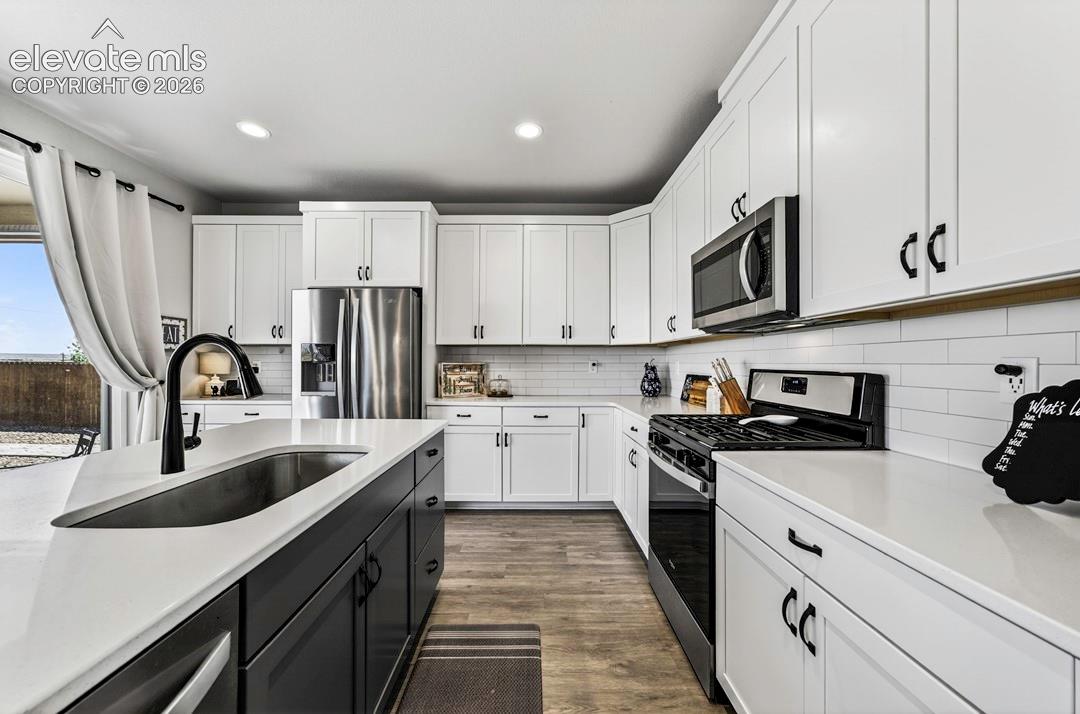 Listing photo 10 for 22060 Cattlemen Run