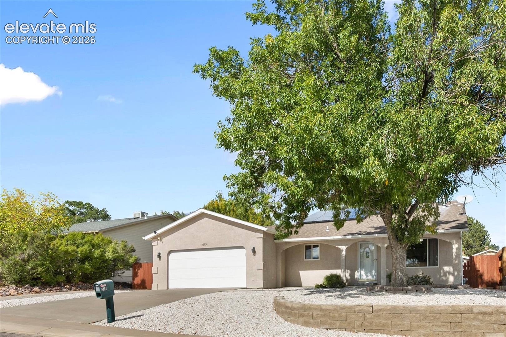 Listing photo 3 for 615 Twinflower Drive