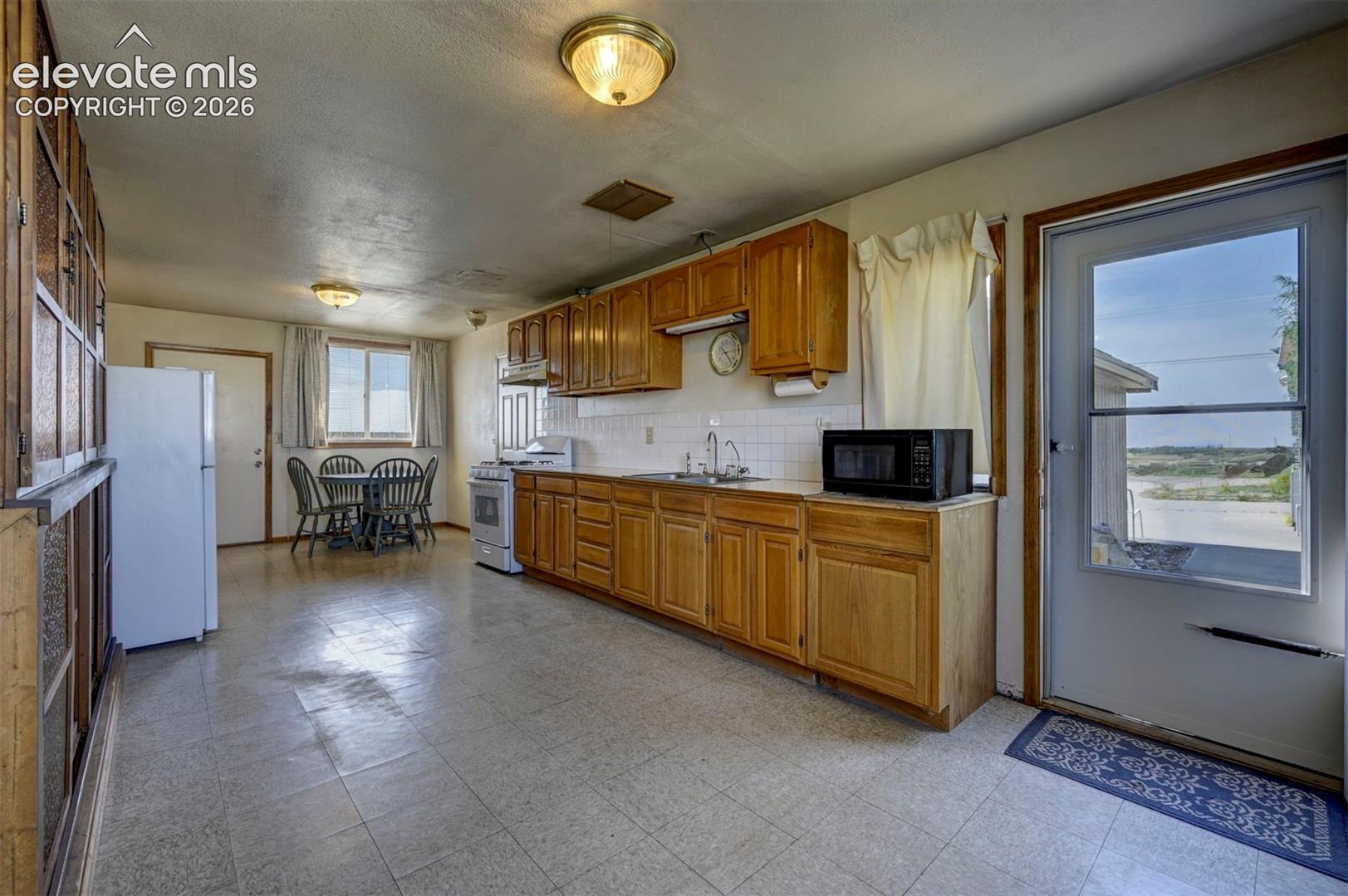 Listing photo 3 for 4125 Log Road