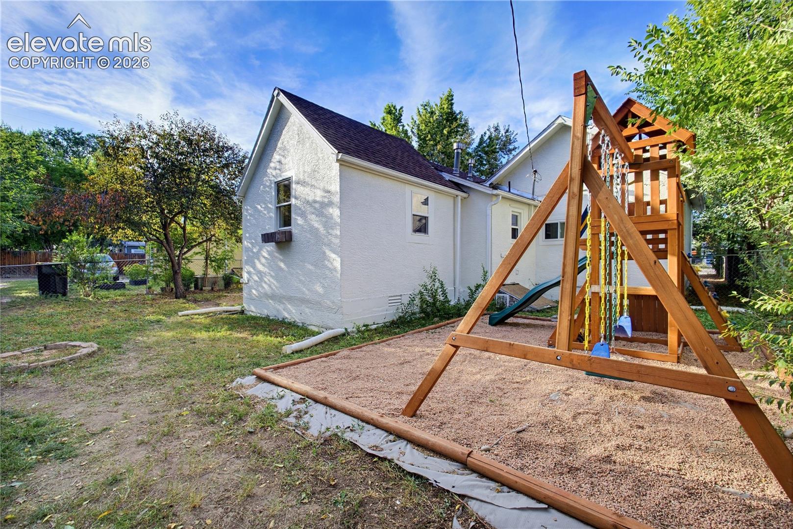 Listing photo 40 for 621 E Cache La Poudre Street
