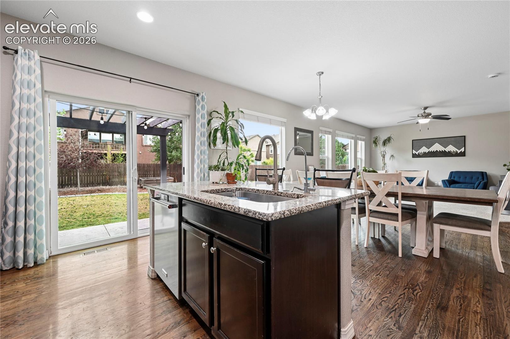 Listing photo 13 for 10637 Echo Canyon Drive