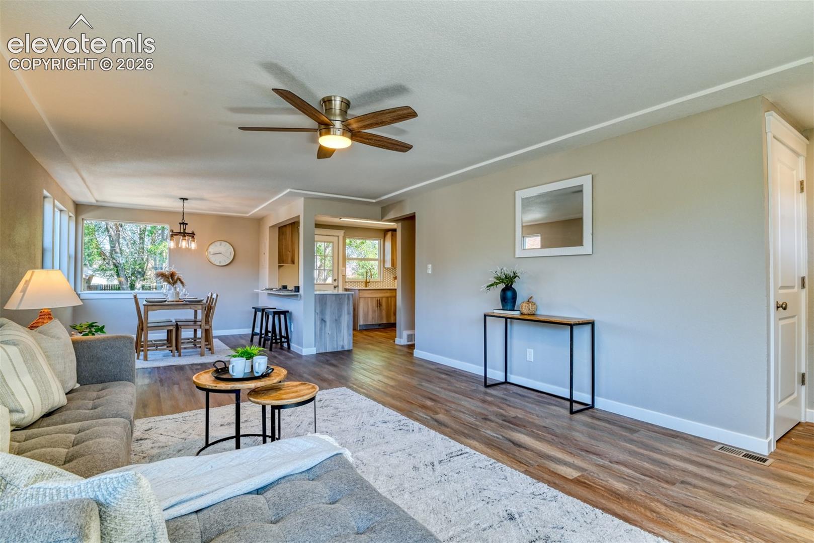 Listing photo 5 for 2606 E Boulder Street
