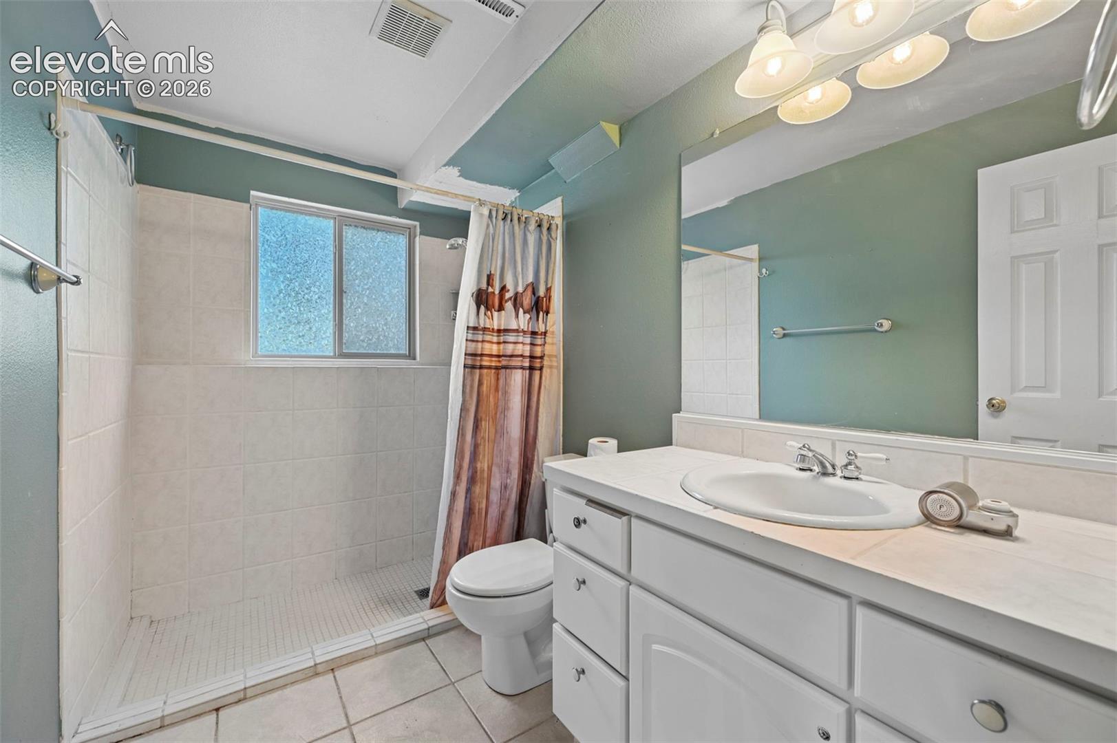 Listing photo 37 for 19280 doewood Drive