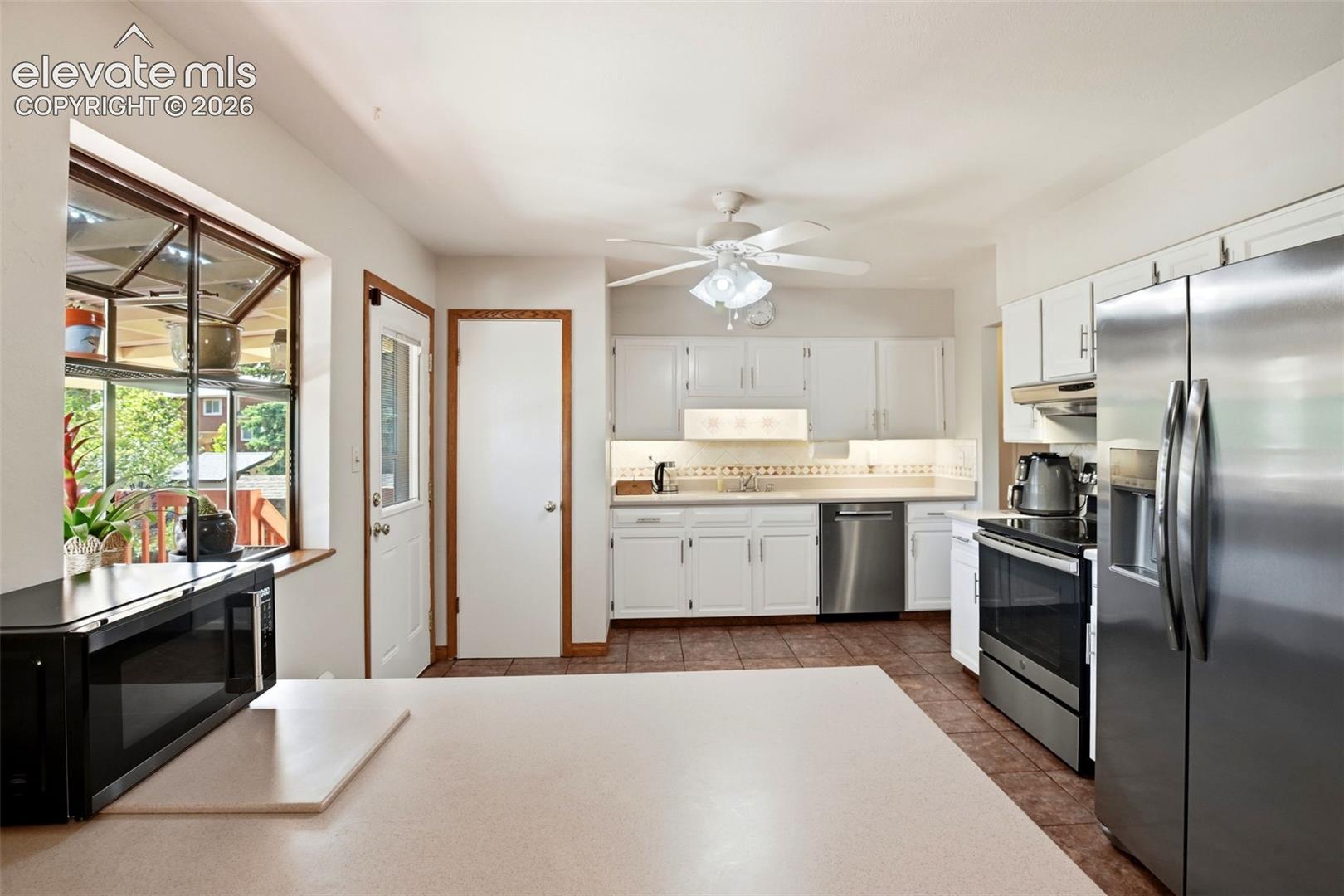 Listing photo 14 for 5275 Ladera Lane