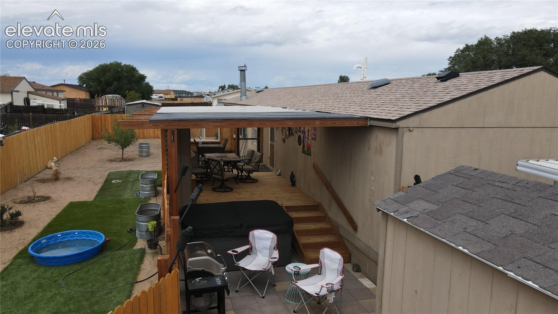 Listing photo 24 for 23735 Fleet Street