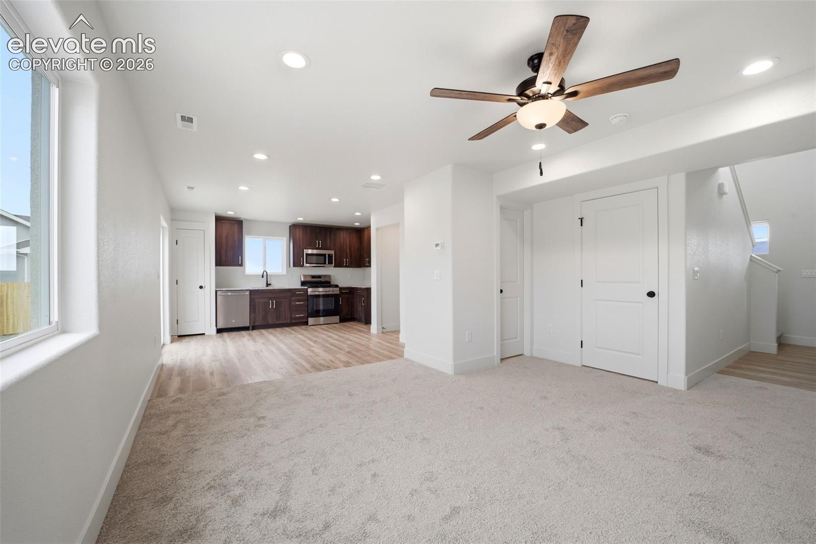 Listing photo 7 for 830 Keystone Loop