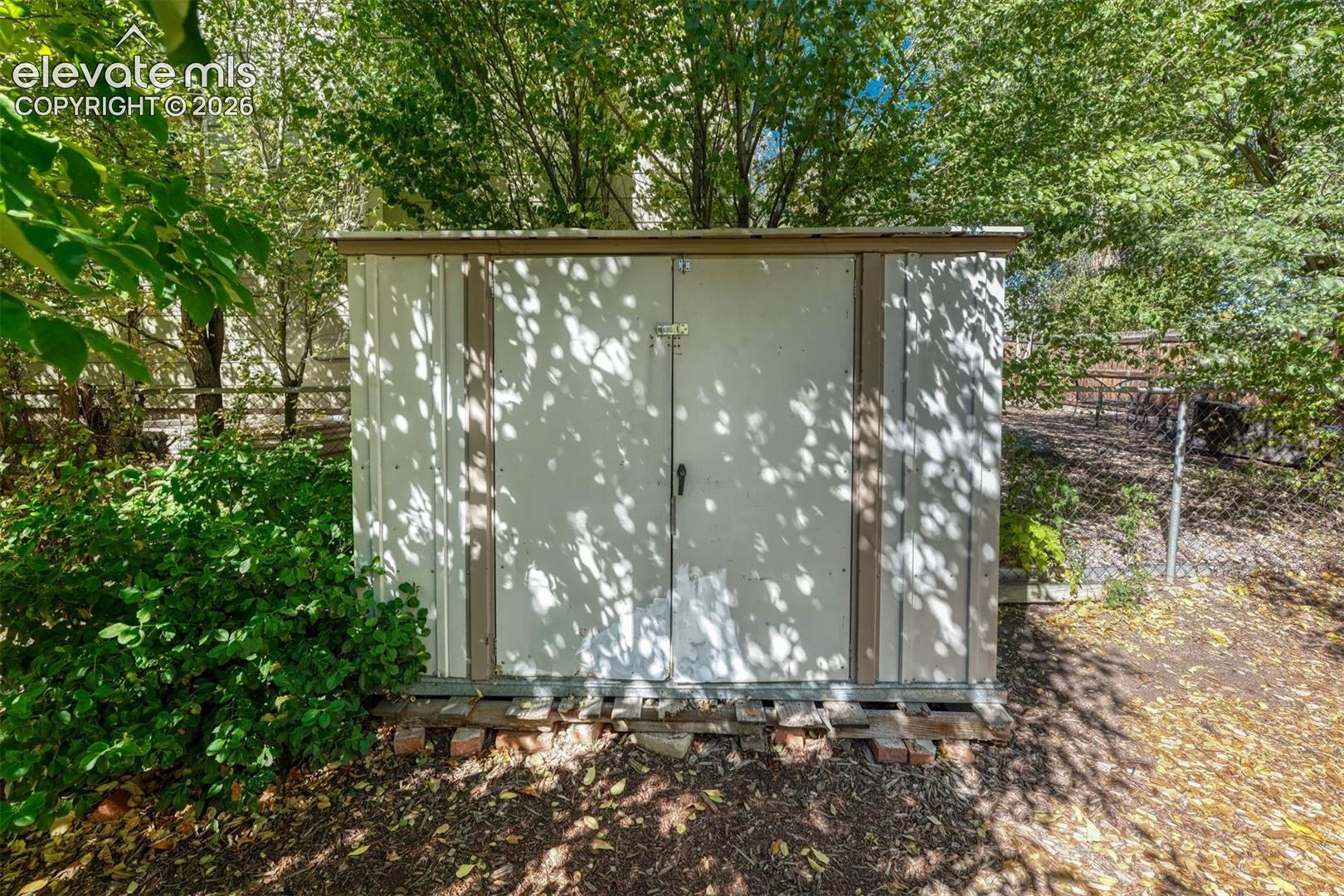 Listing photo 25 for 1725 W Cucharras Street