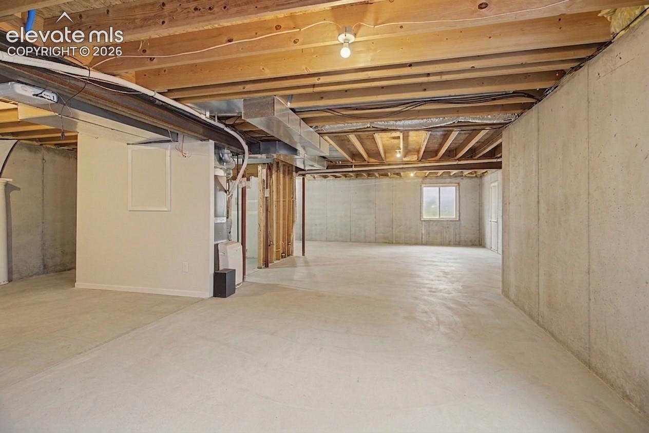 Listing photo 32 for 8335 Ashford Court