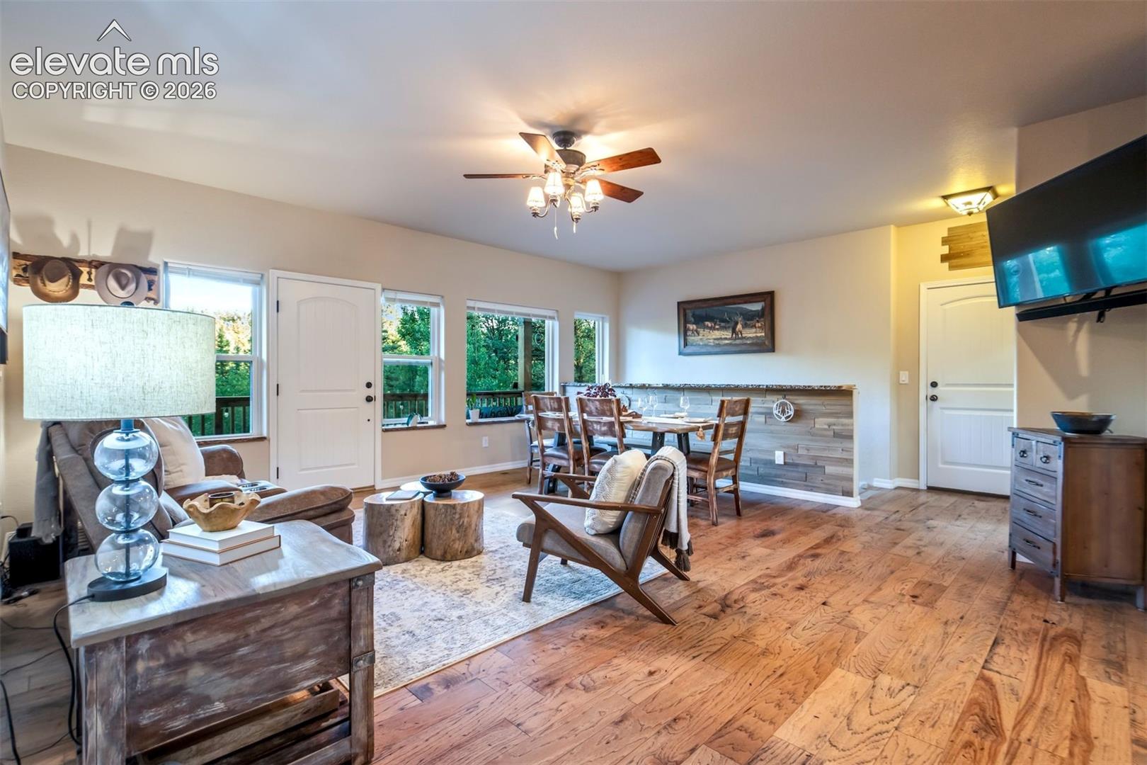 Listing photo 2 for 119 Remwood Circle