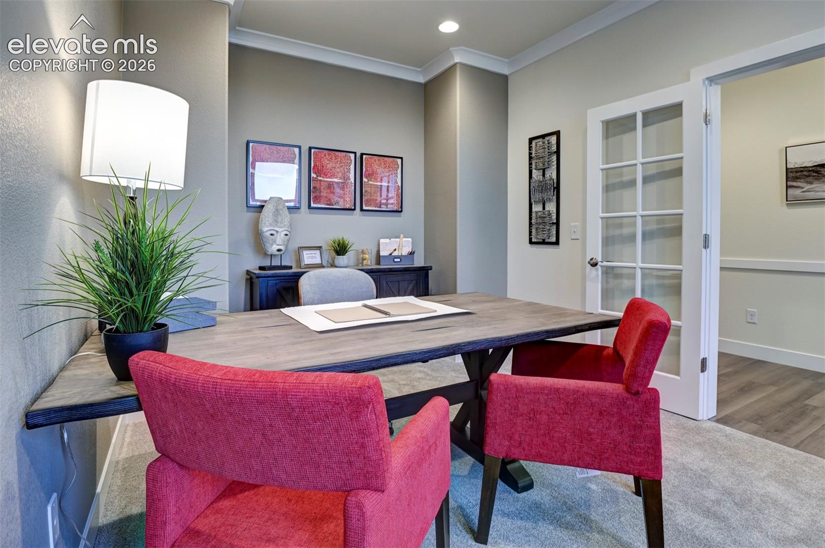 Listing photo 2 for 9685 Warrick Street