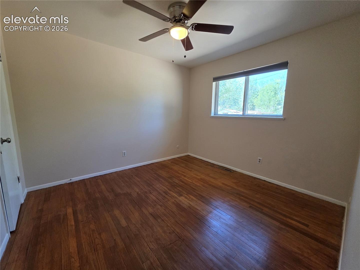 Listing photo 15 for 605 Del Norte Street