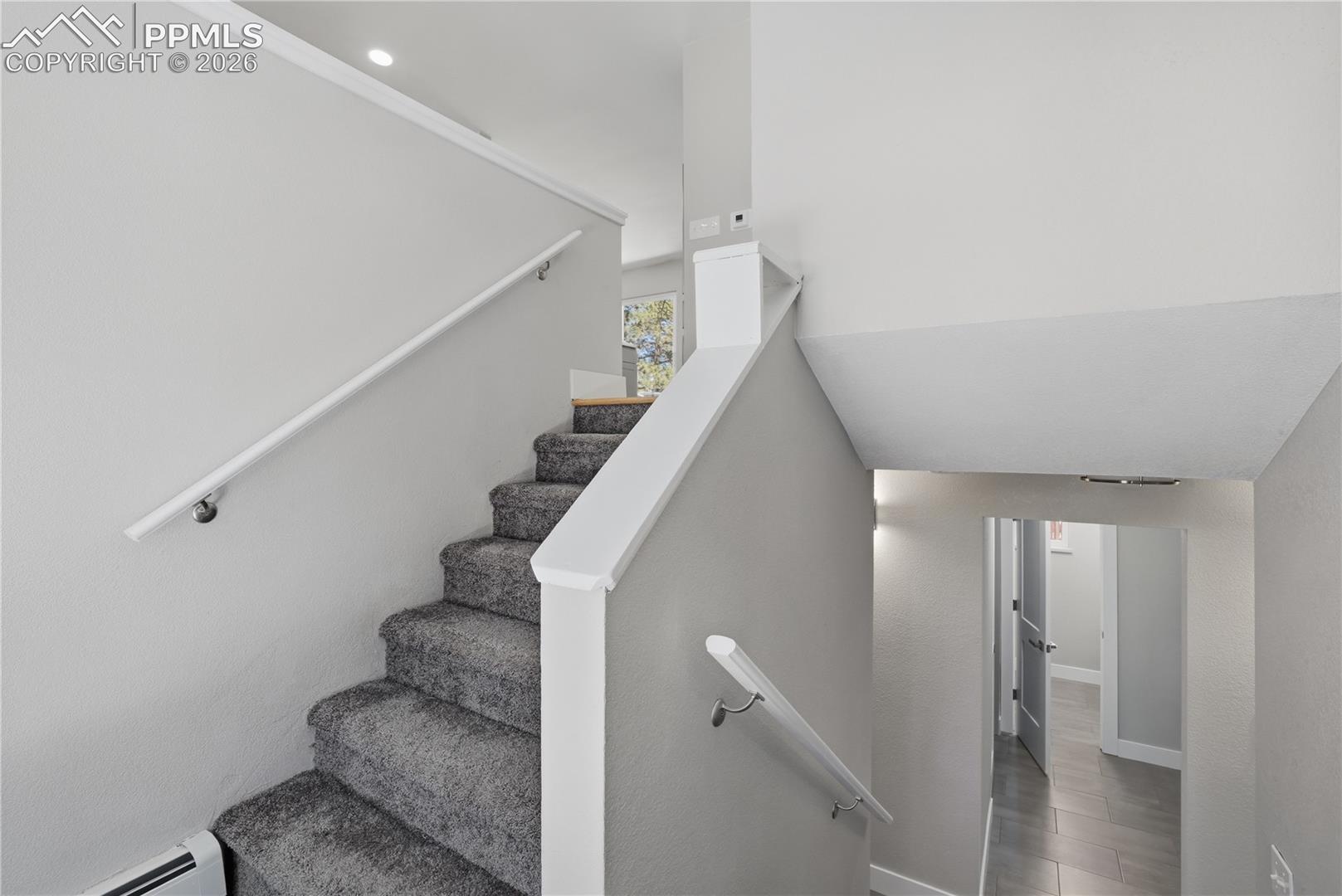 Listing photo 14 for 307 Evergreen Street