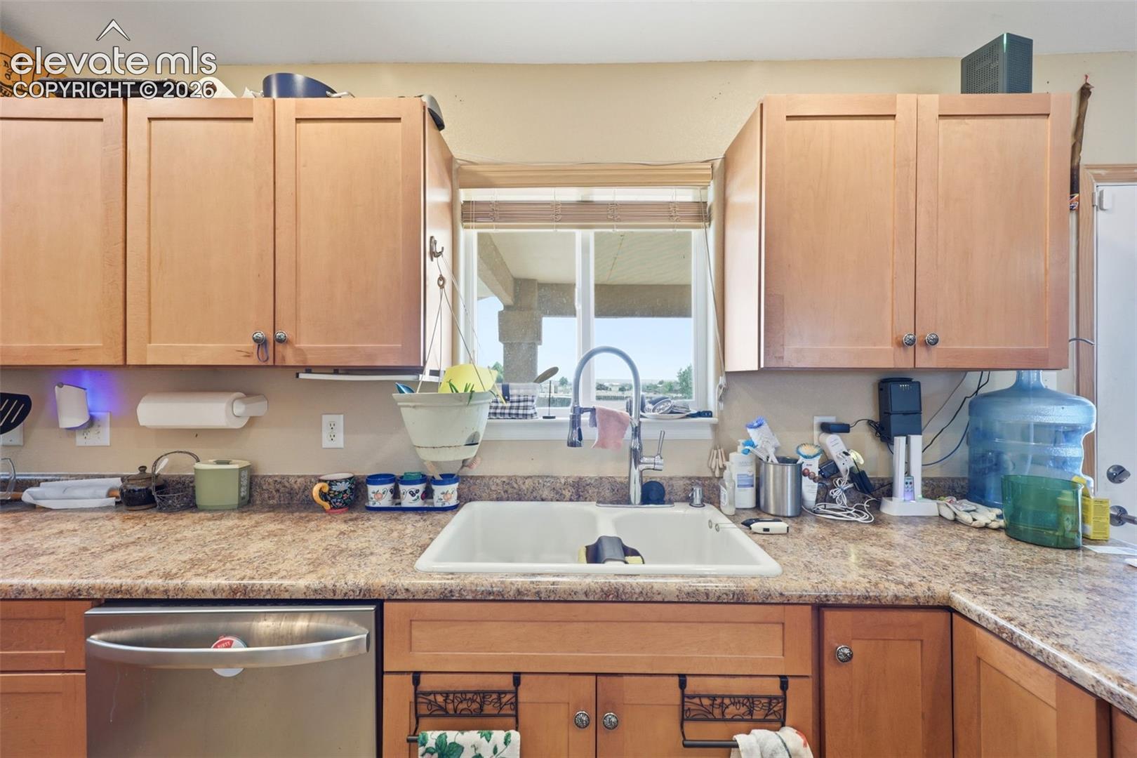 Listing photo 9 for 1286 N Ladonia Drive