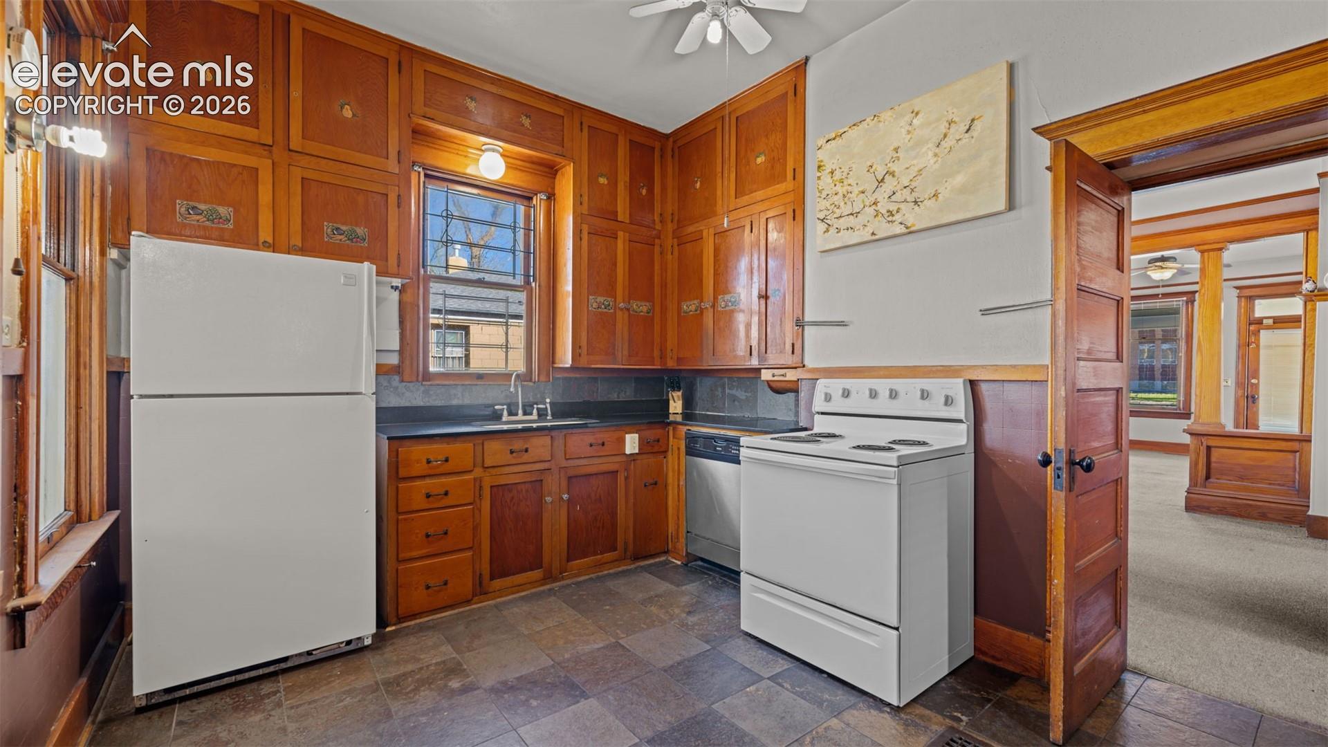 Listing photo 20 for 1919 W Colorado Avenue