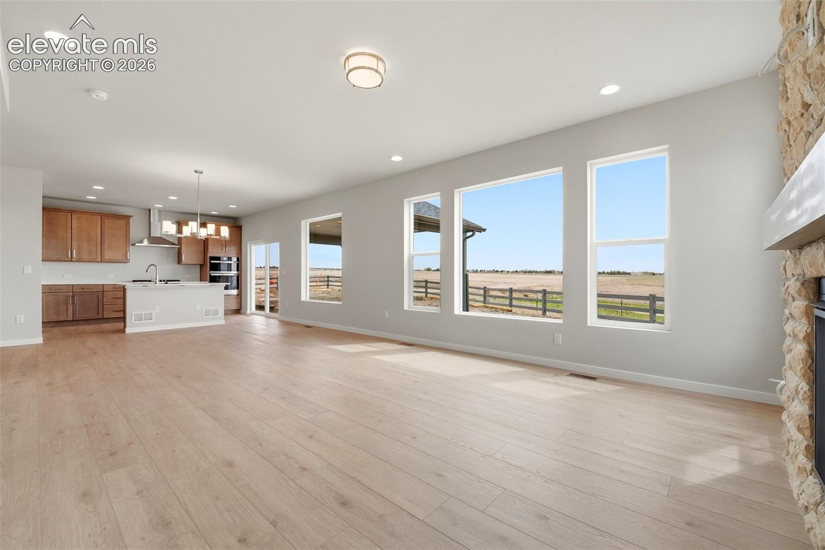 Listing photo 8 for 7979 Wilton Drive