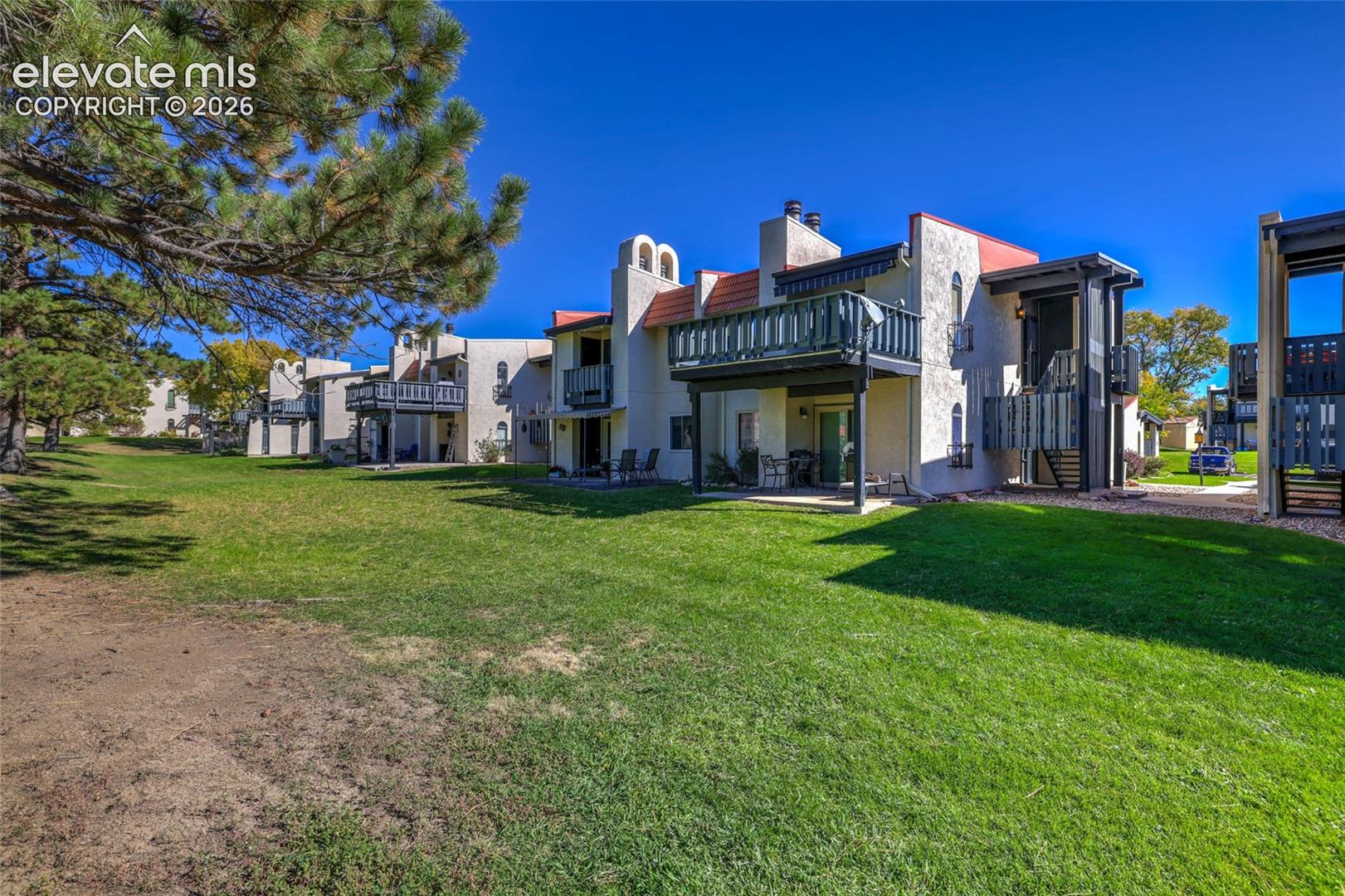 Listing photo 23 for 1062 Fontmore Road C