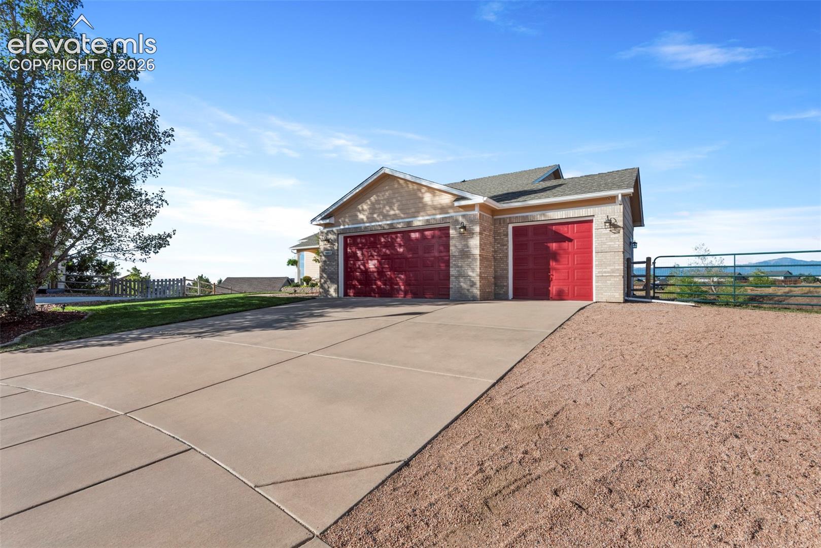 Listing photo 4 for 11803 Shadow Creek Court