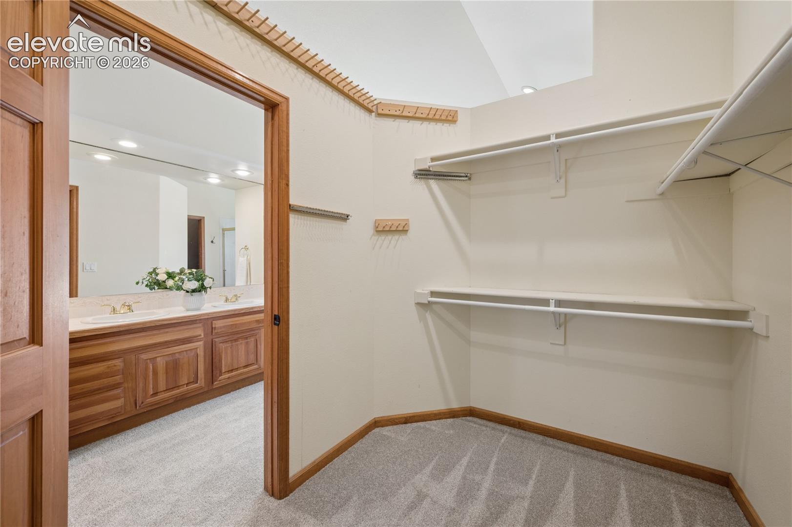 Listing photo 26 for 2285 Vanreen Drive
