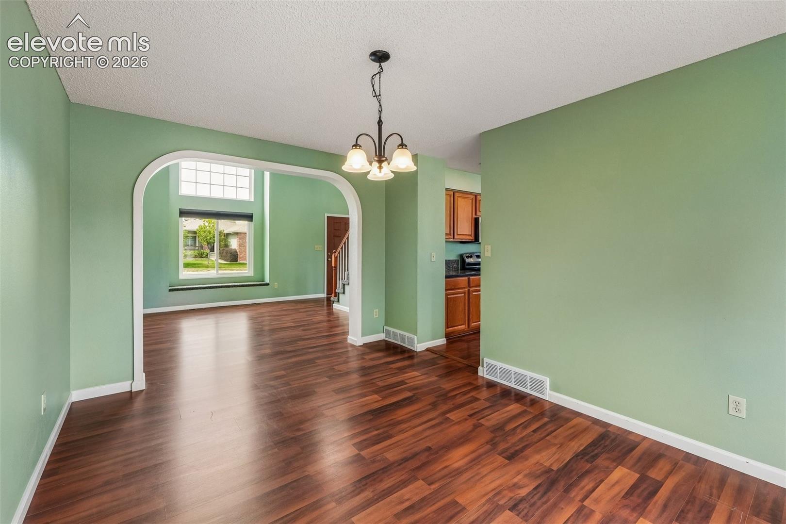Listing photo 10 for 6065 Fescue Drive
