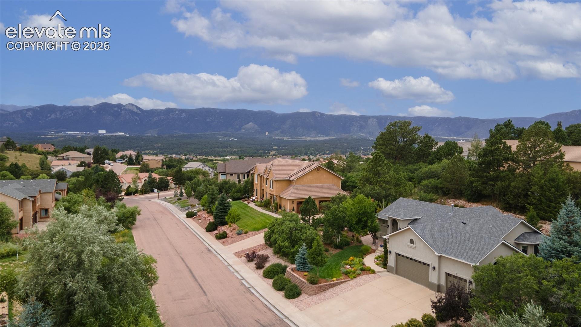 Listing photo 40 for 40 Wuthering Heights Drive