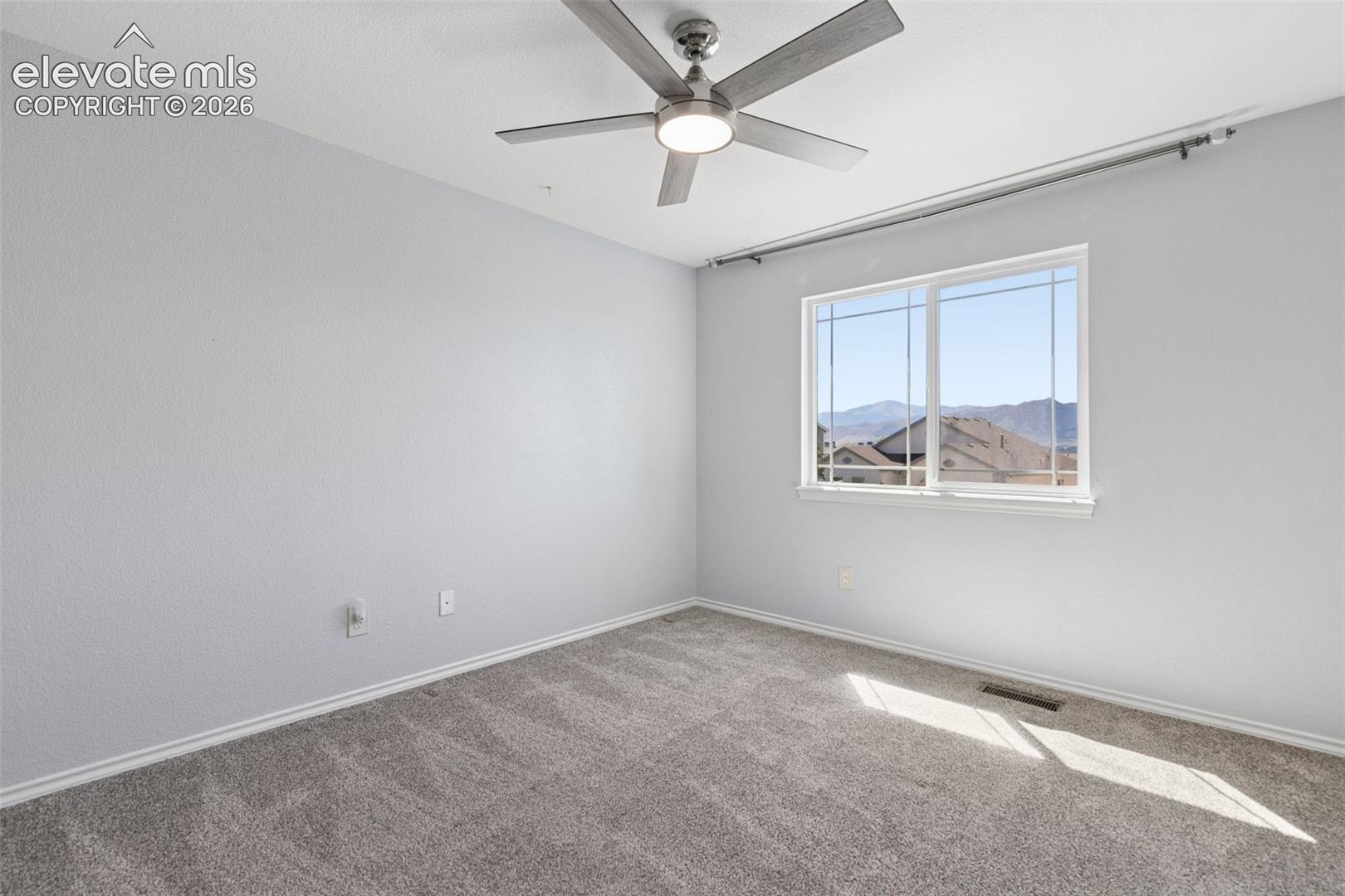 Listing photo 30 for 1622 Lookout Springs Drive