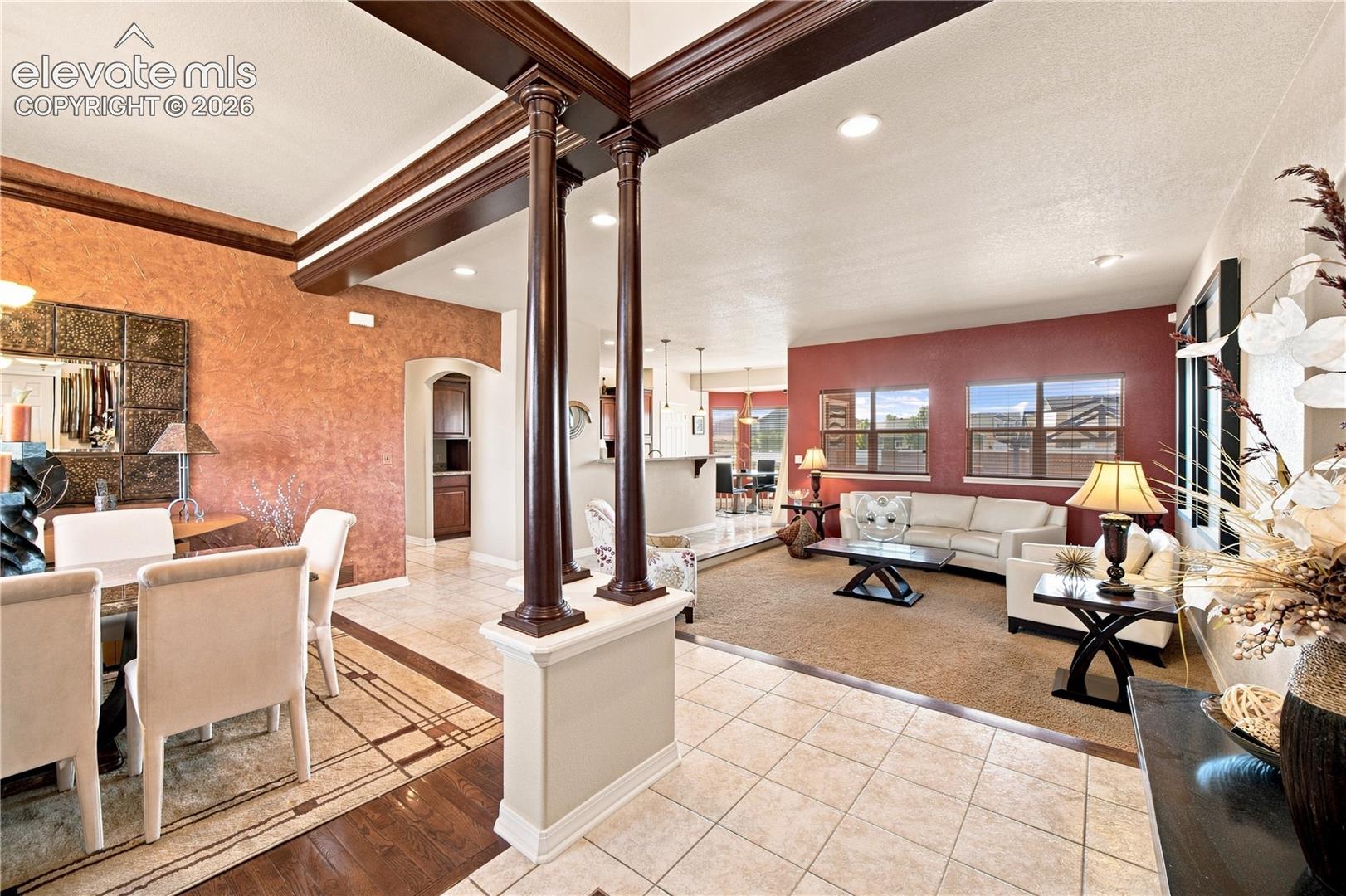 Listing photo 2 for 4 Hawks Point Court