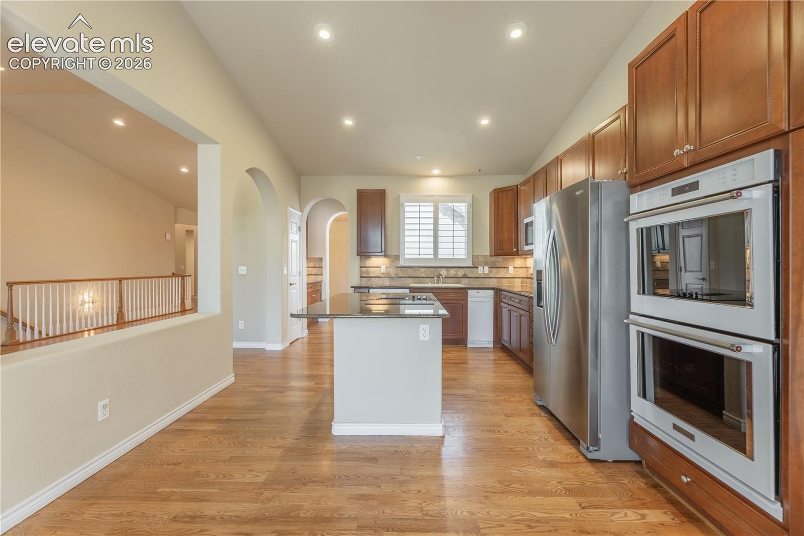 Listing photo 12 for 5011 Vermillion Court