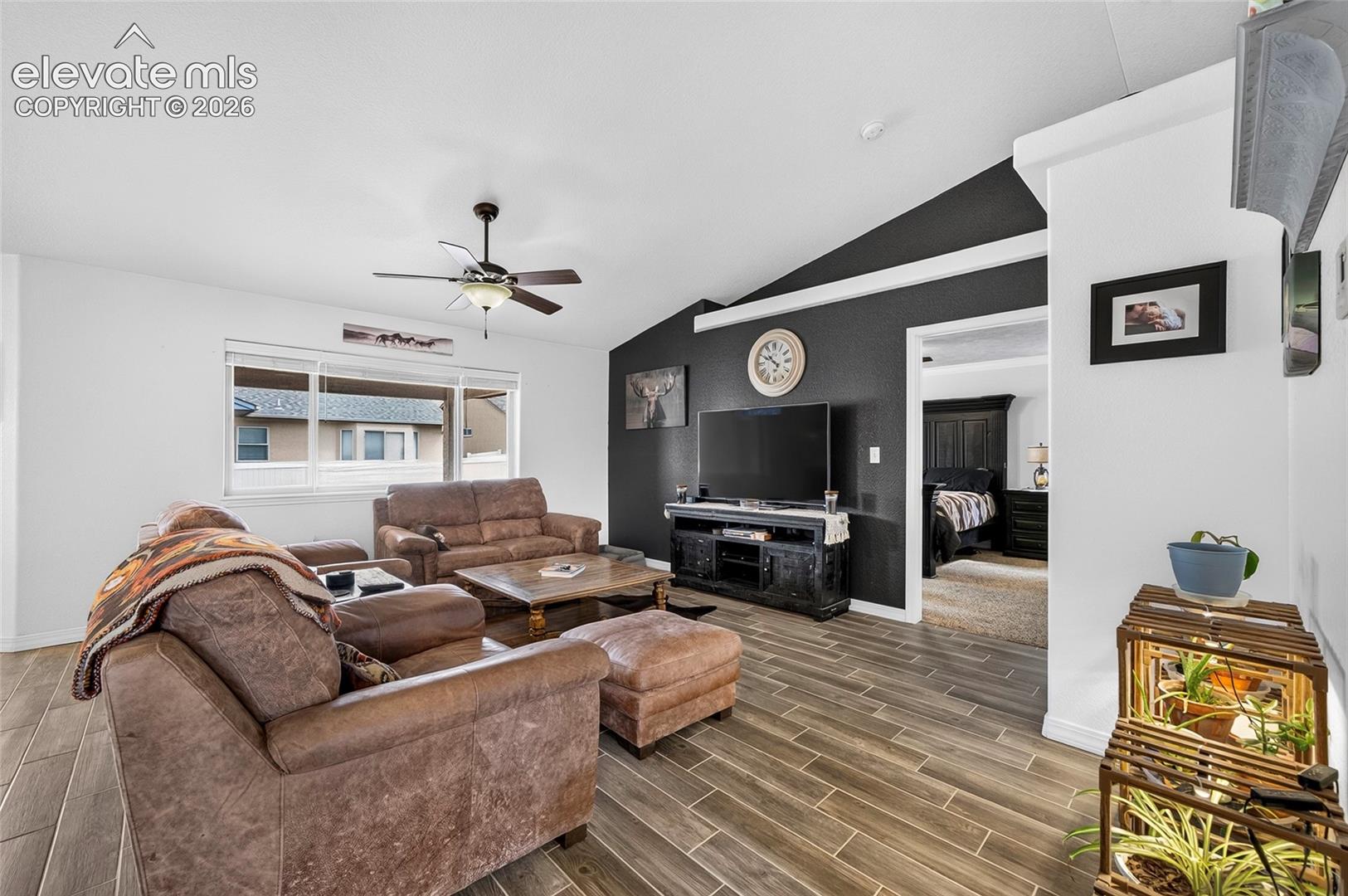 Listing photo 6 for 2311 Meadowlark Lane