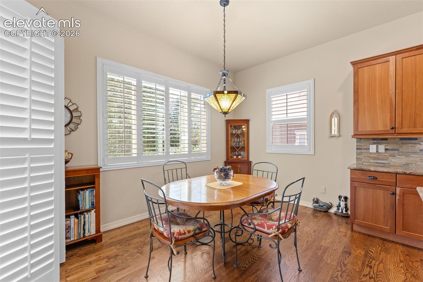 Listing photo 14 for 1168 Old North Gate Road