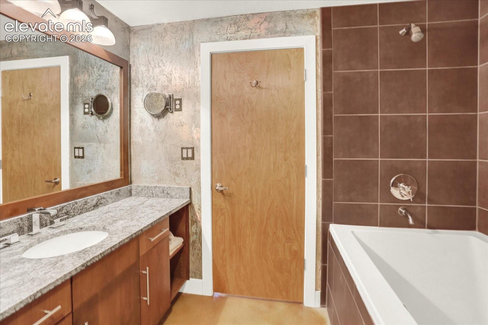 Listing photo 26 for 101 N Tejon Street 460