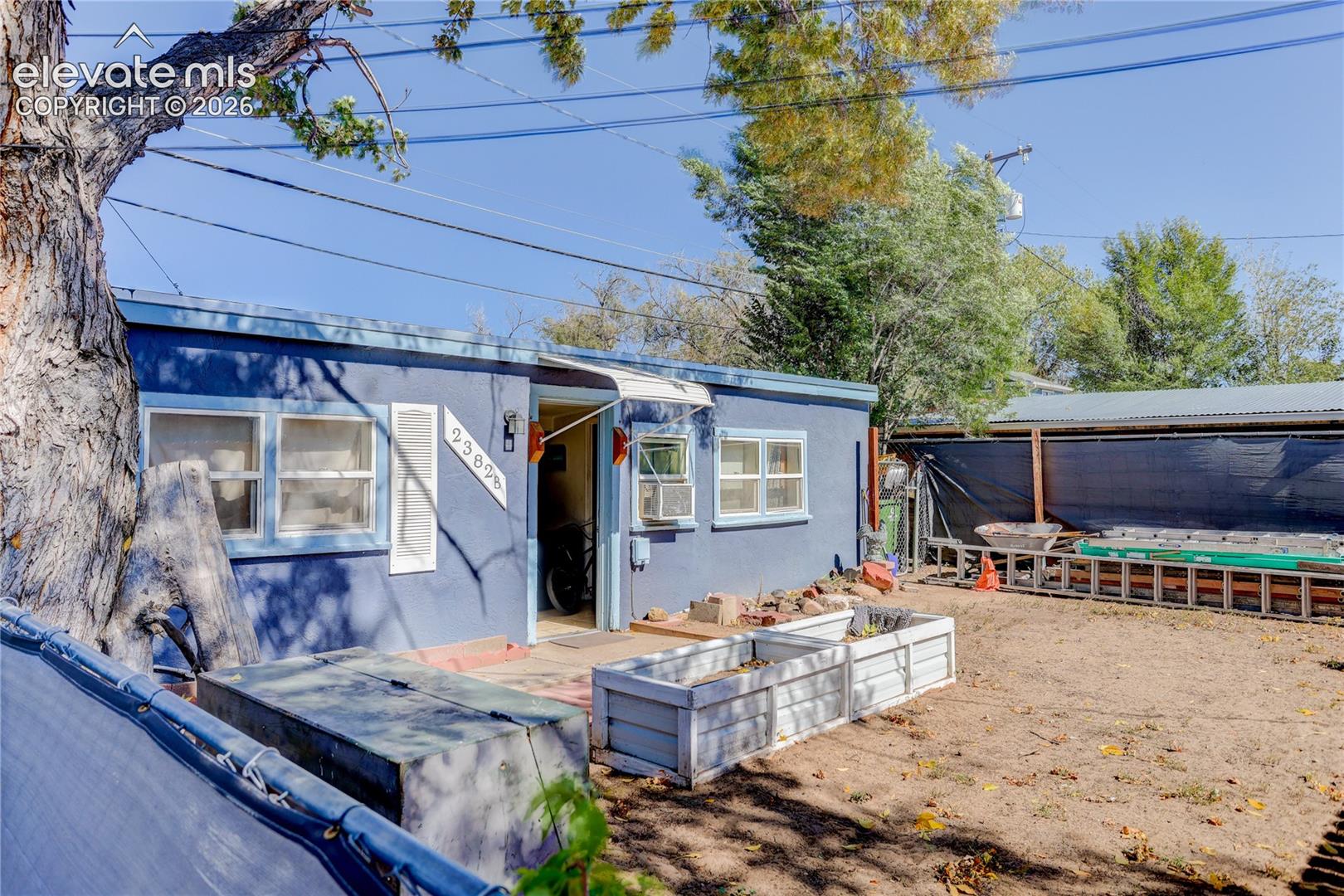 Listing photo 4 for 2382-B E Boulder Street