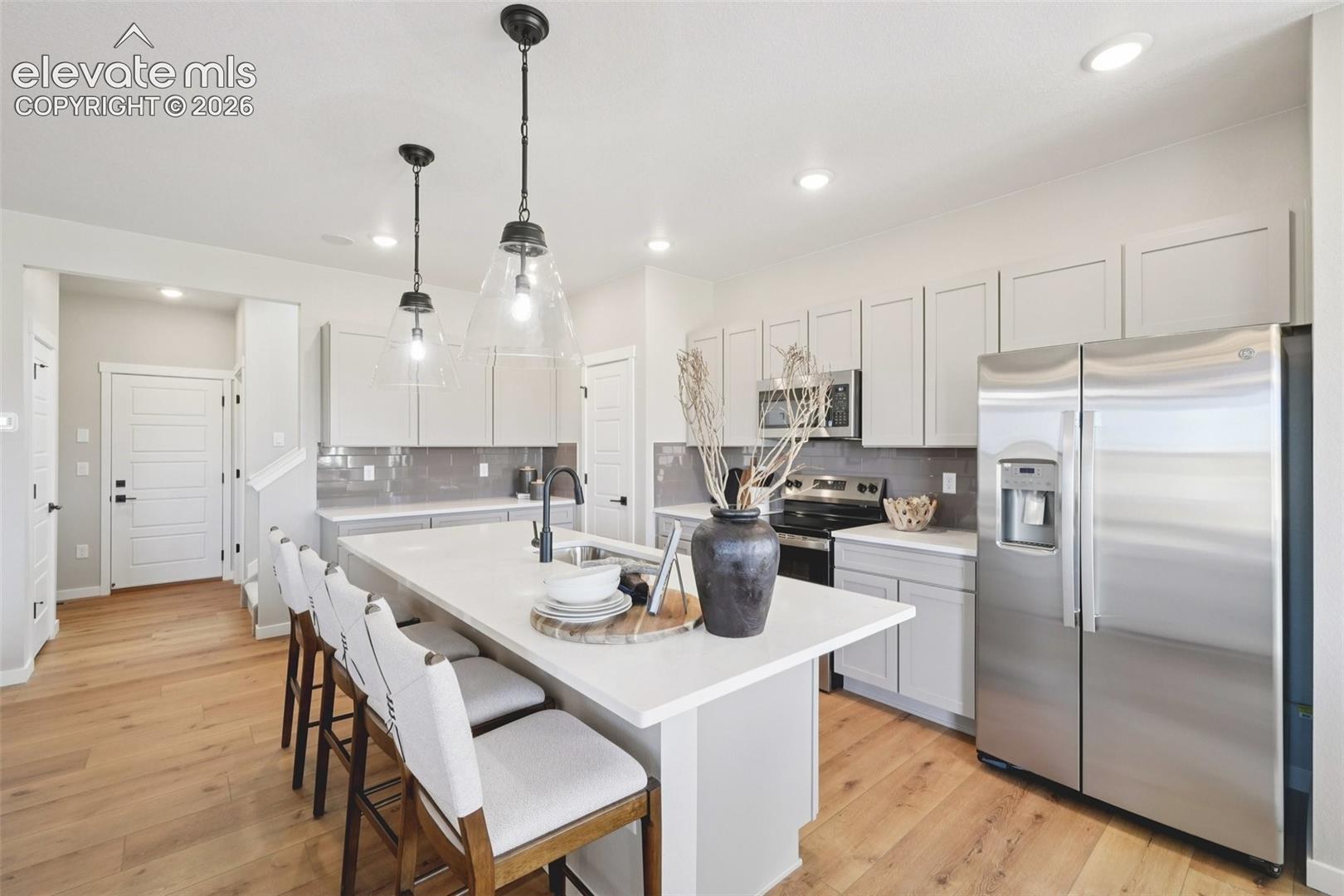 Listing photo 3 for 13555 Nederland Drive