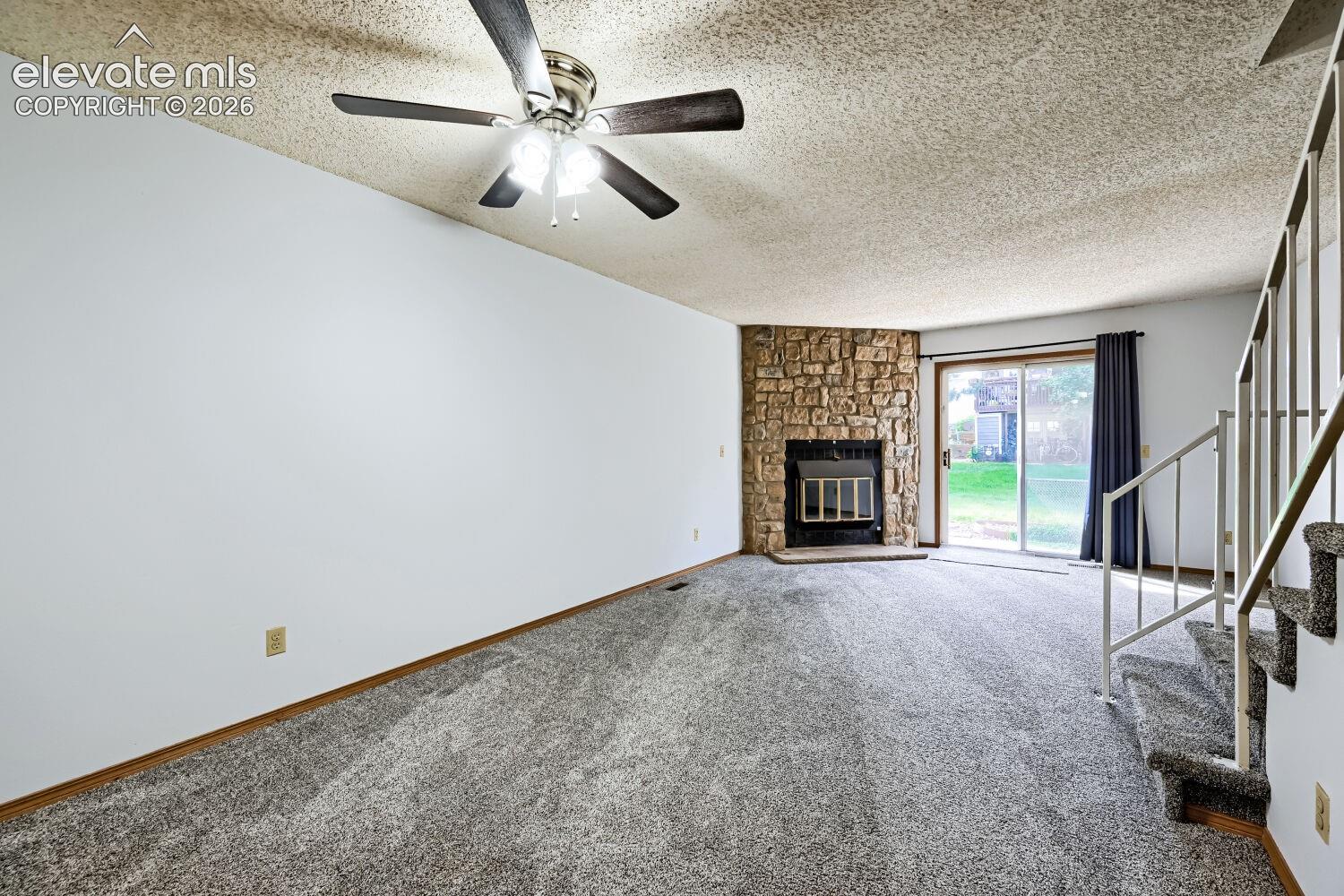 Listing photo 4 for 3515 Queen Anne Way