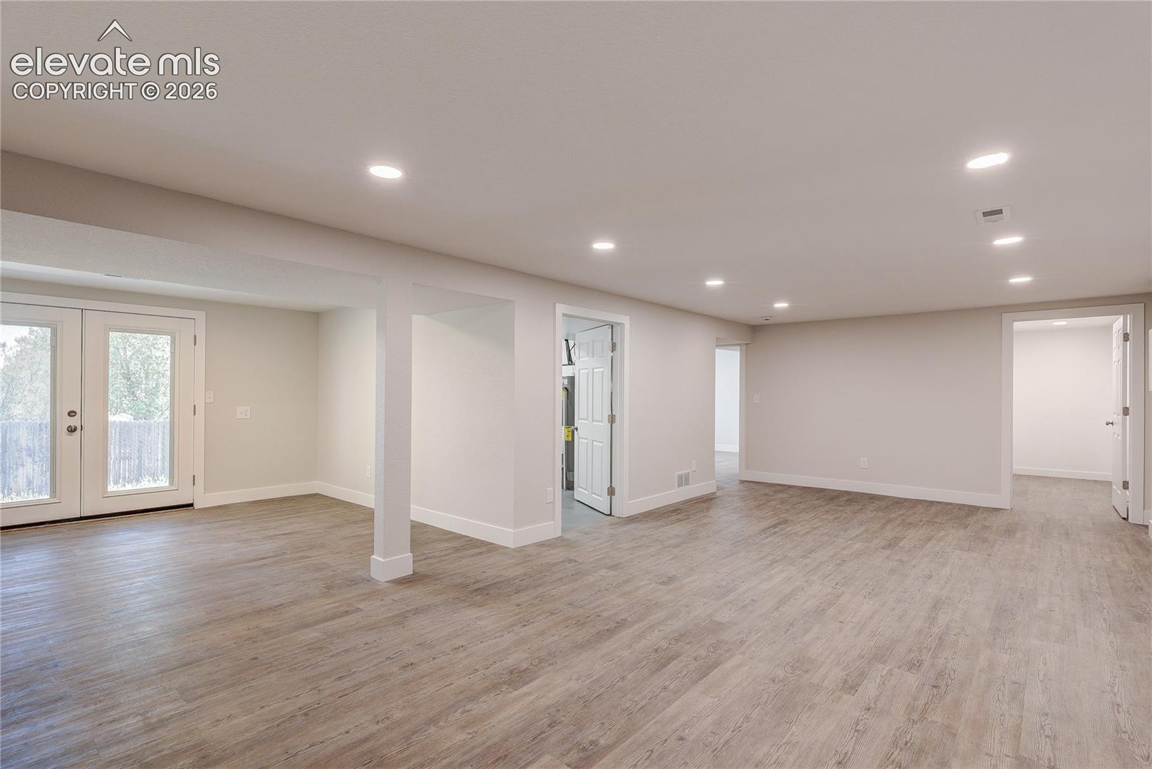 Listing photo 39 for 3100 S Dale Court