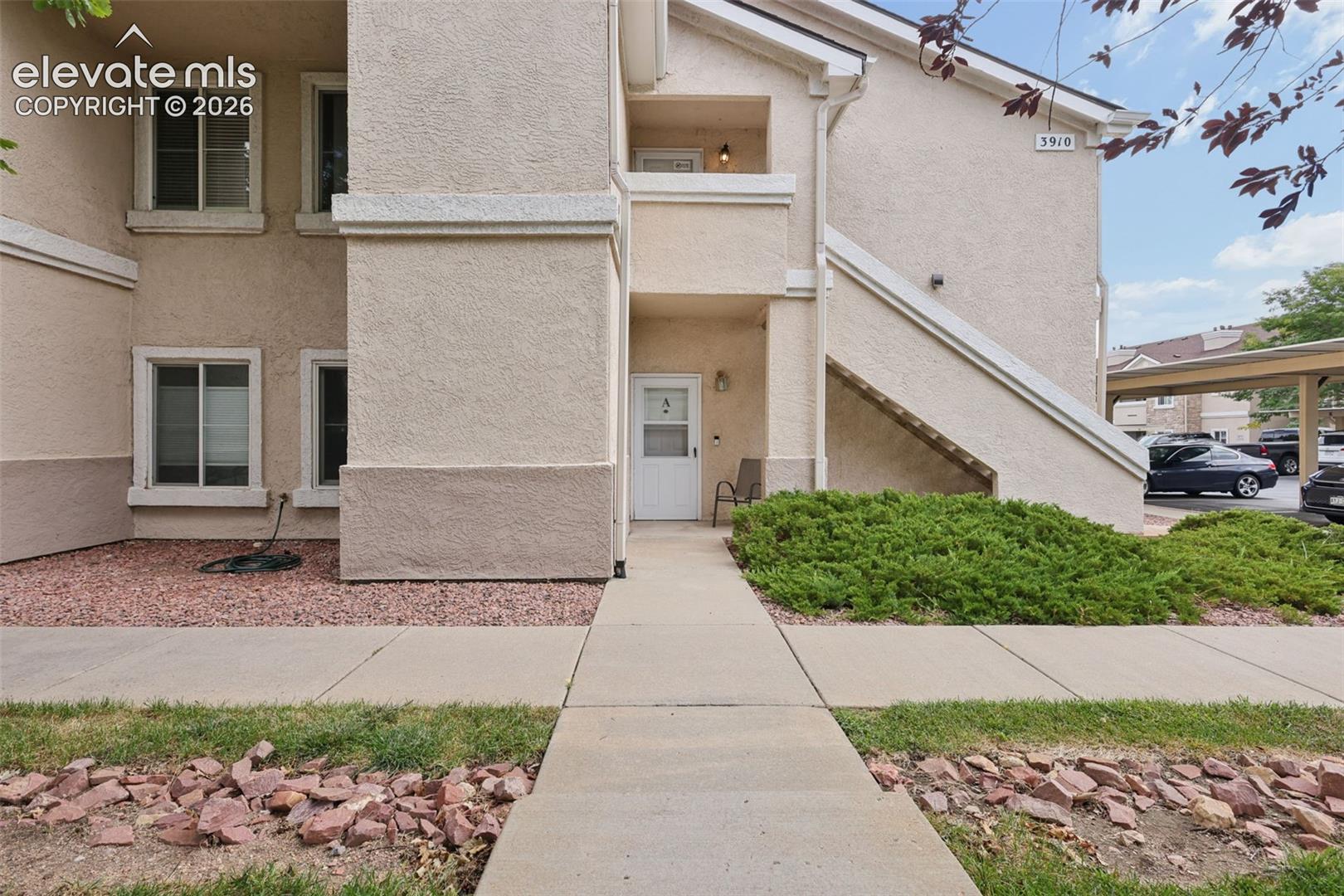 Listing photo 2 for 3910 Strawberry Field Grove A