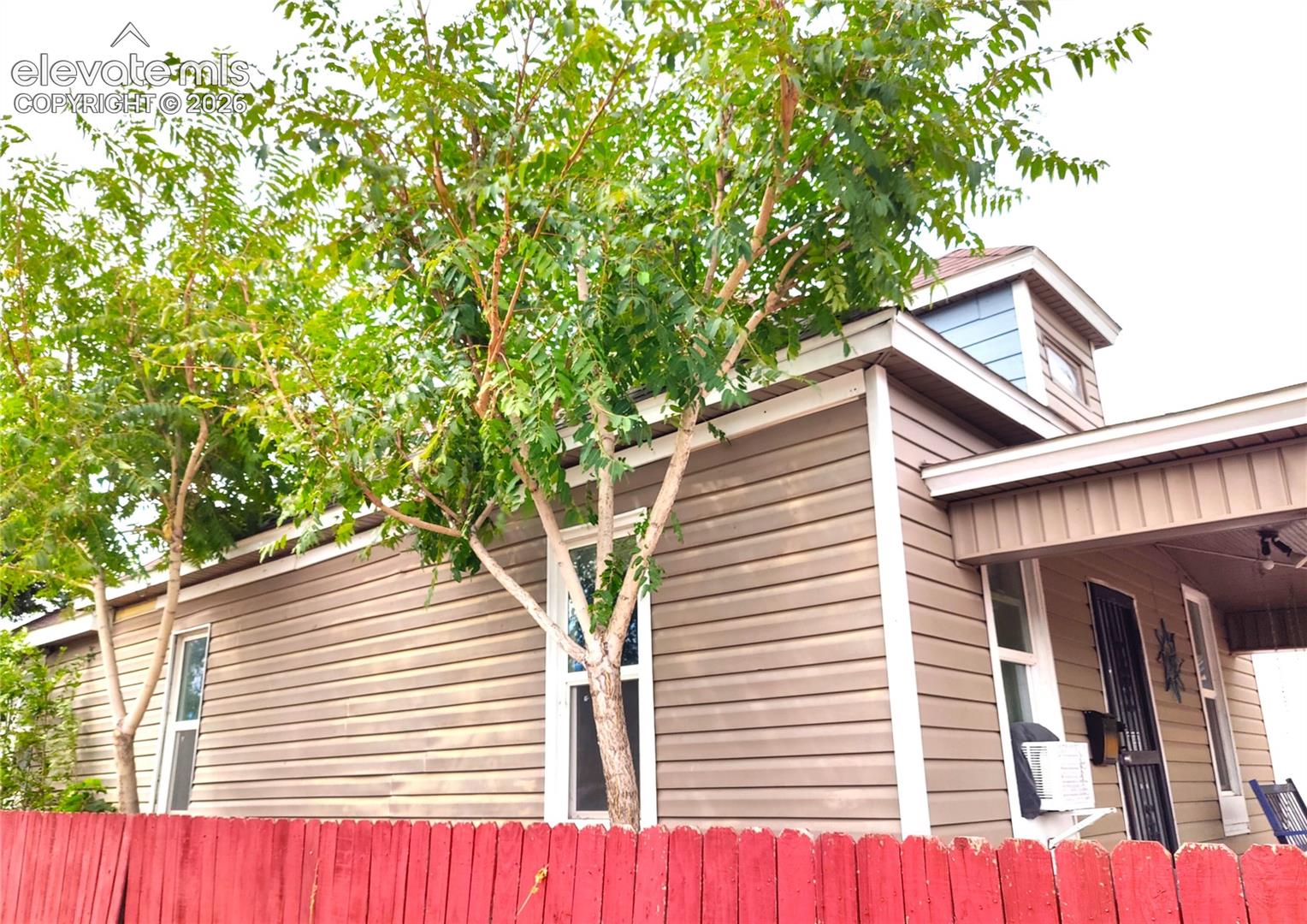 Listing photo 3 for 710 McCulley Avenue