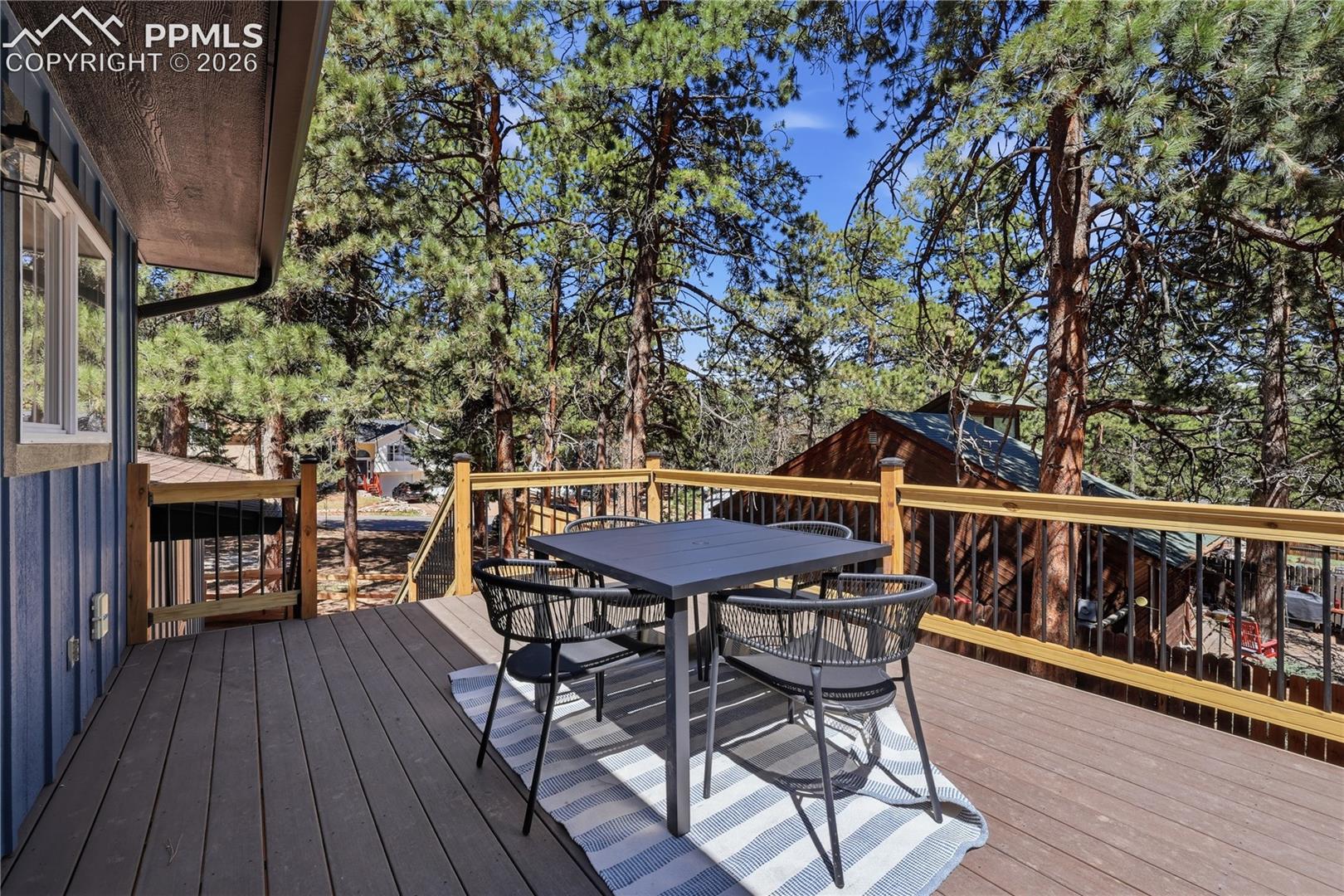Listing photo 32 for 307 Evergreen Street