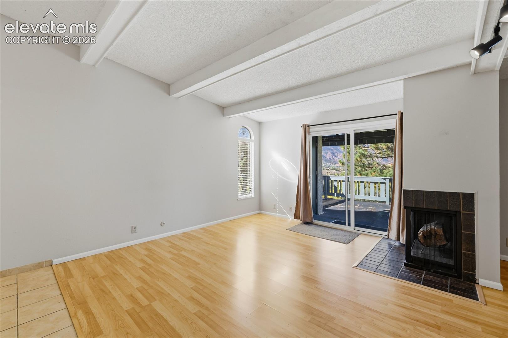Listing photo 13 for 1062 Fontmore Road C