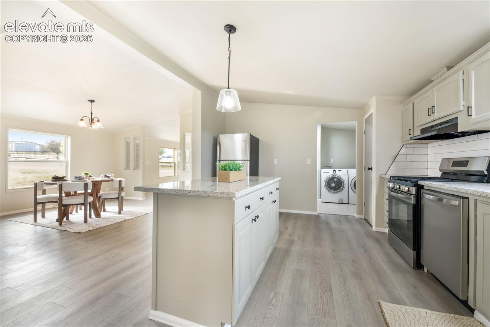 Listing photo 13 for 15054 Pamela Way