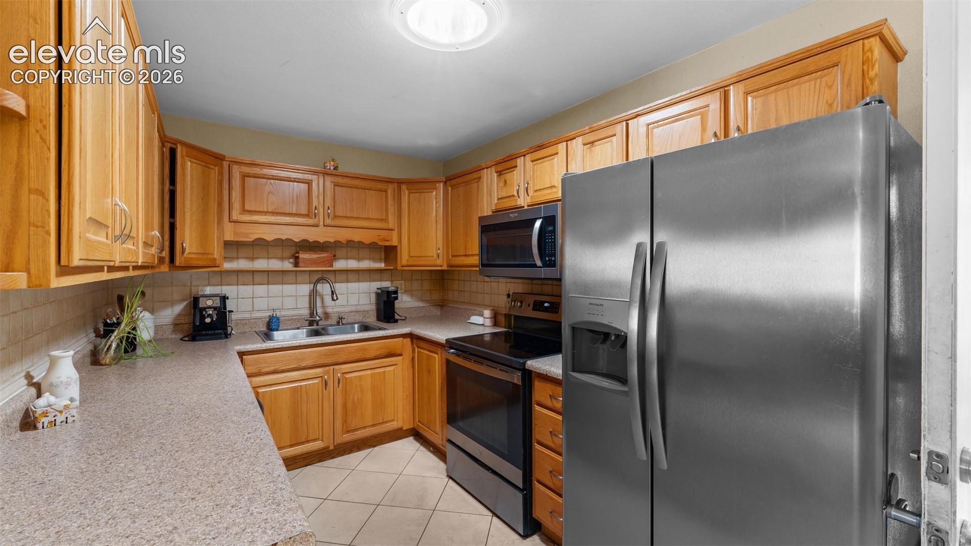 Listing photo 6 for 512 Corte Sol NA