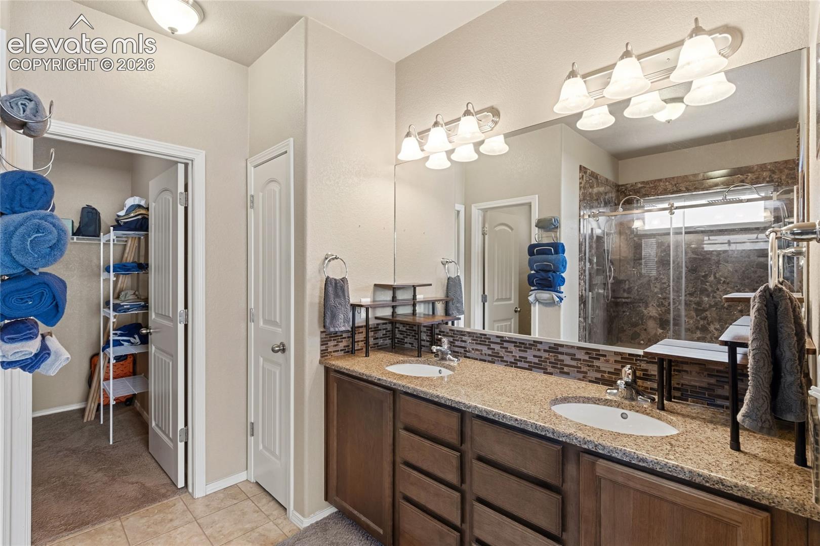 Listing photo 5 for 12773 Mt Harvard Drive