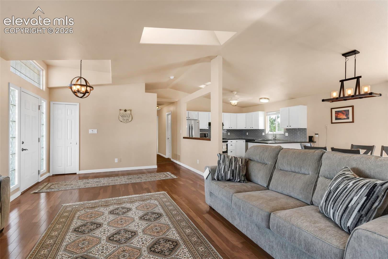 Listing photo 6 for 1172 W Bella Casa Drive