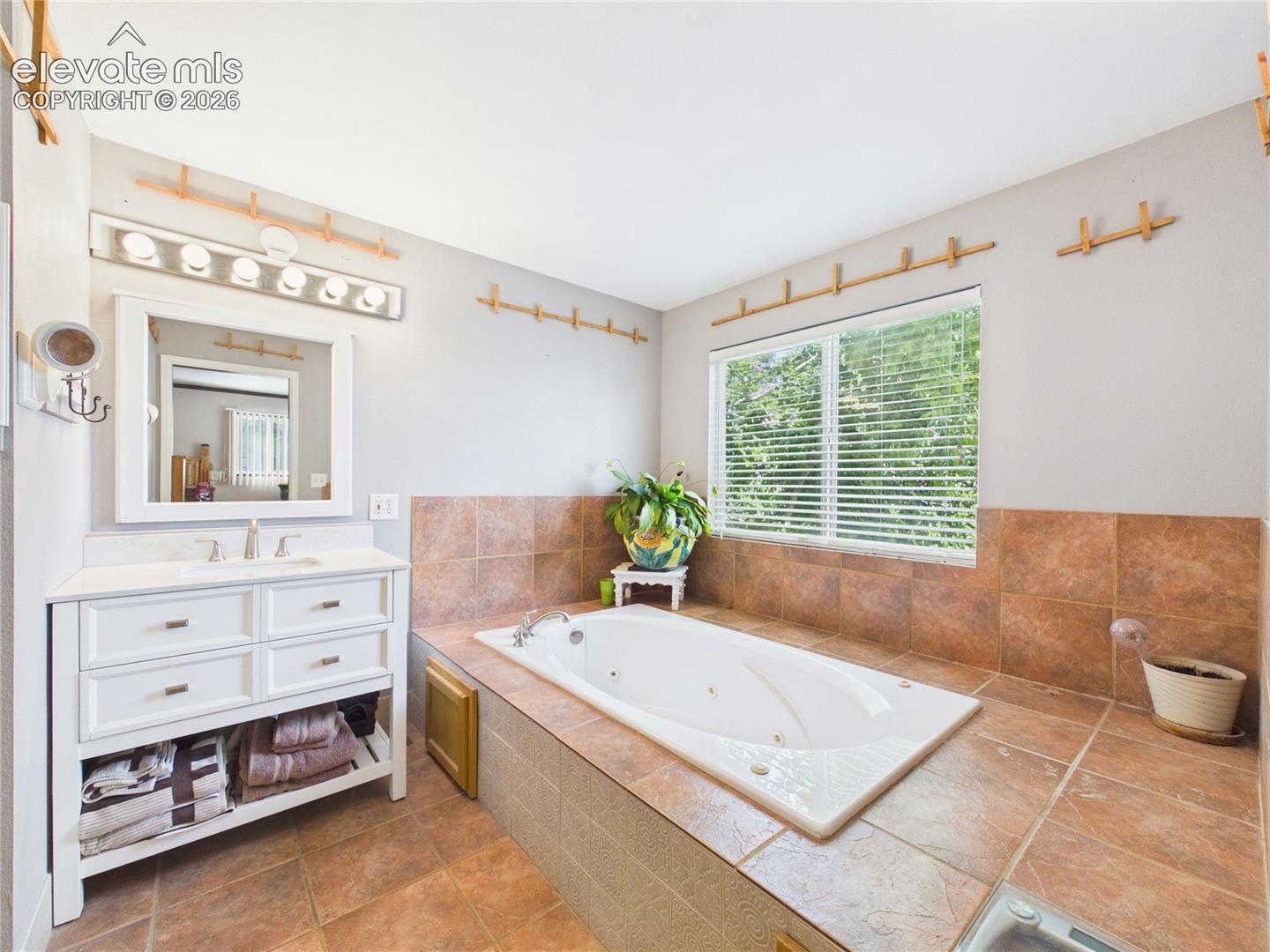 Listing photo 20 for 2910 8th Avenue