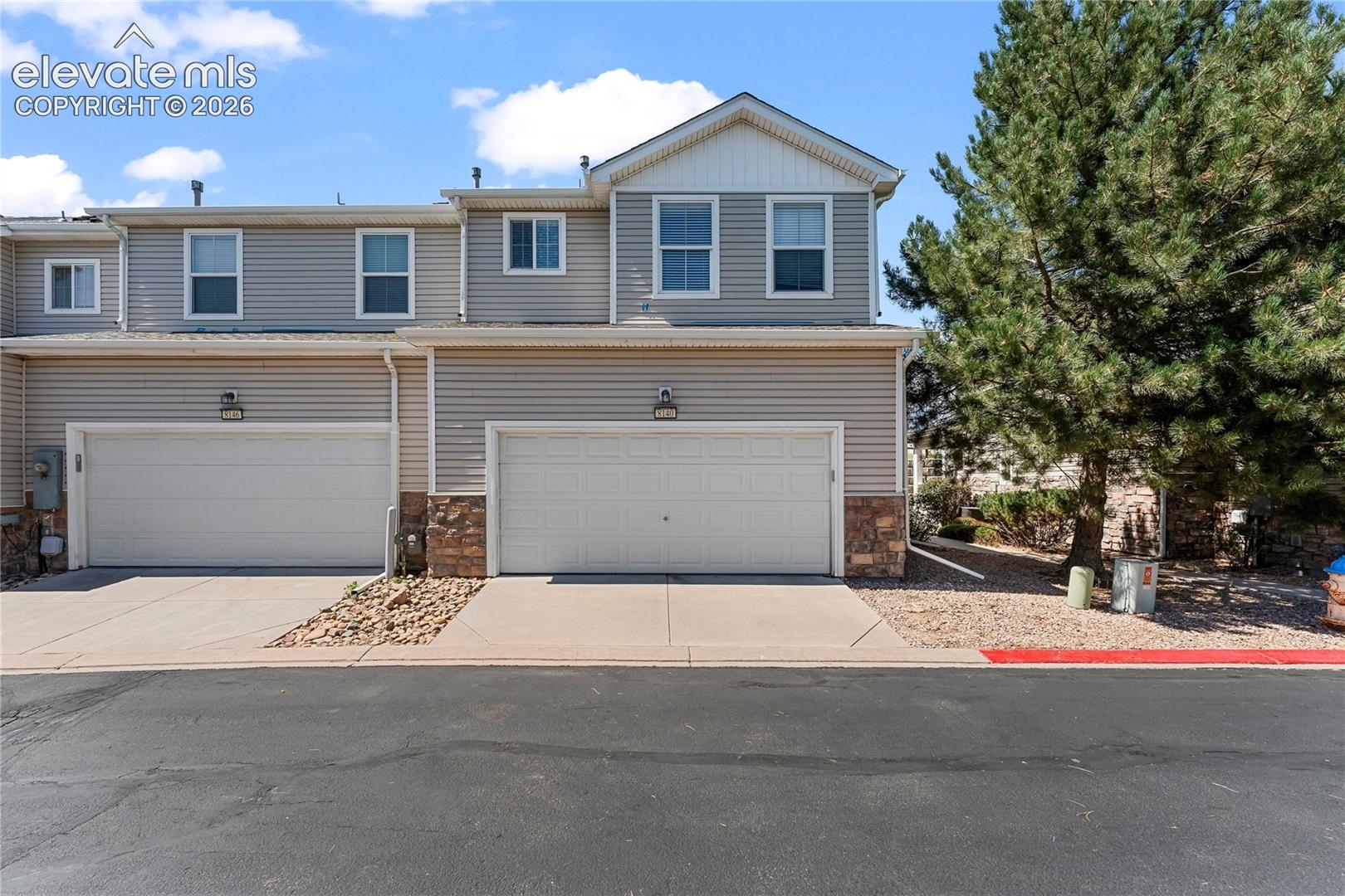 Listing photo 3 for 8140 Elk River View