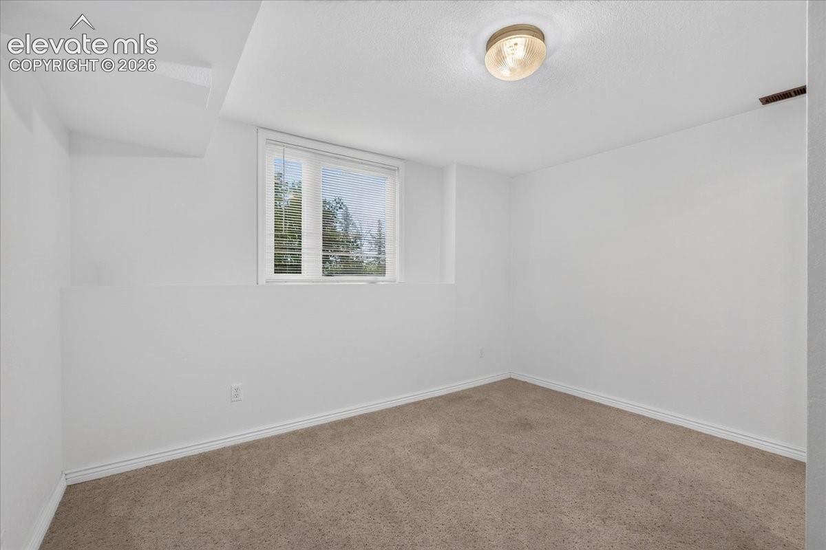 Listing photo 30 for 55739 E Apache Place