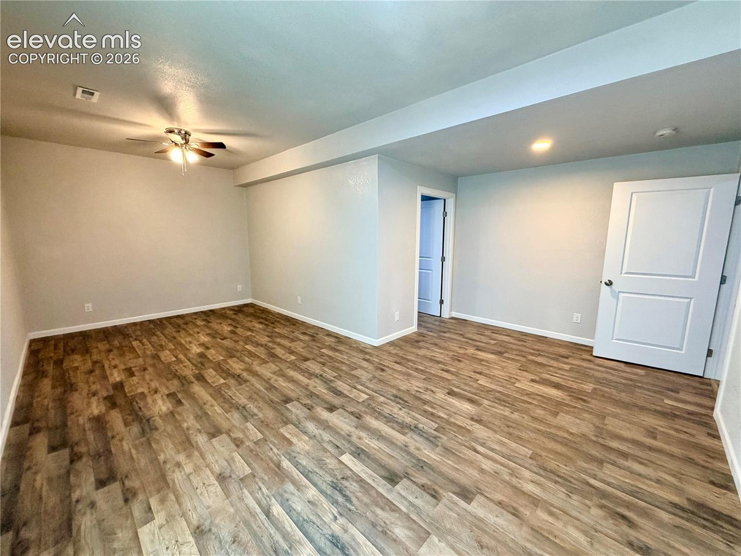 Listing photo 40 for 698 W McCulloch Boulevard